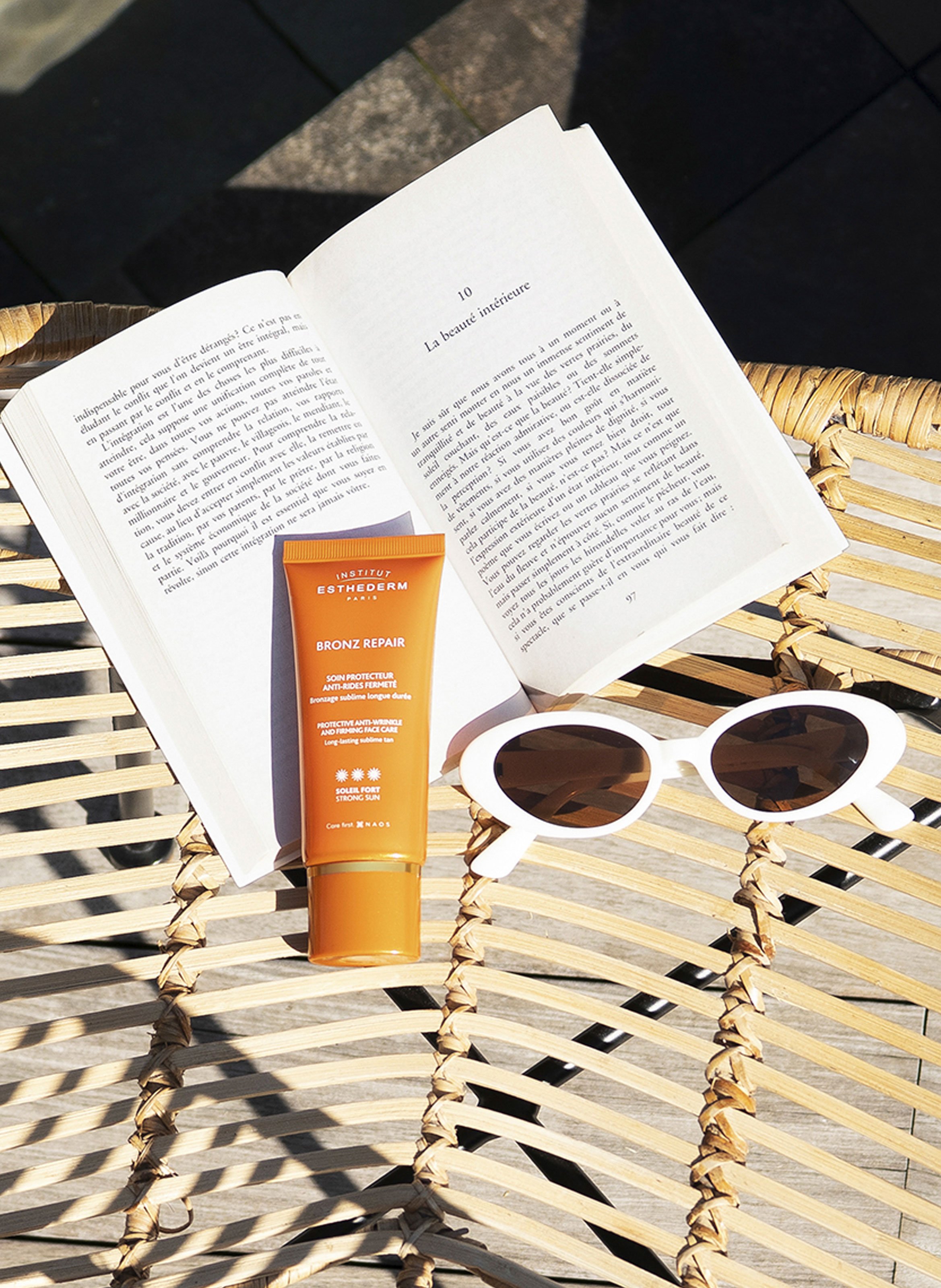 Moderate Sun Repair Bronze INSTITUT ESTHEDERM No color