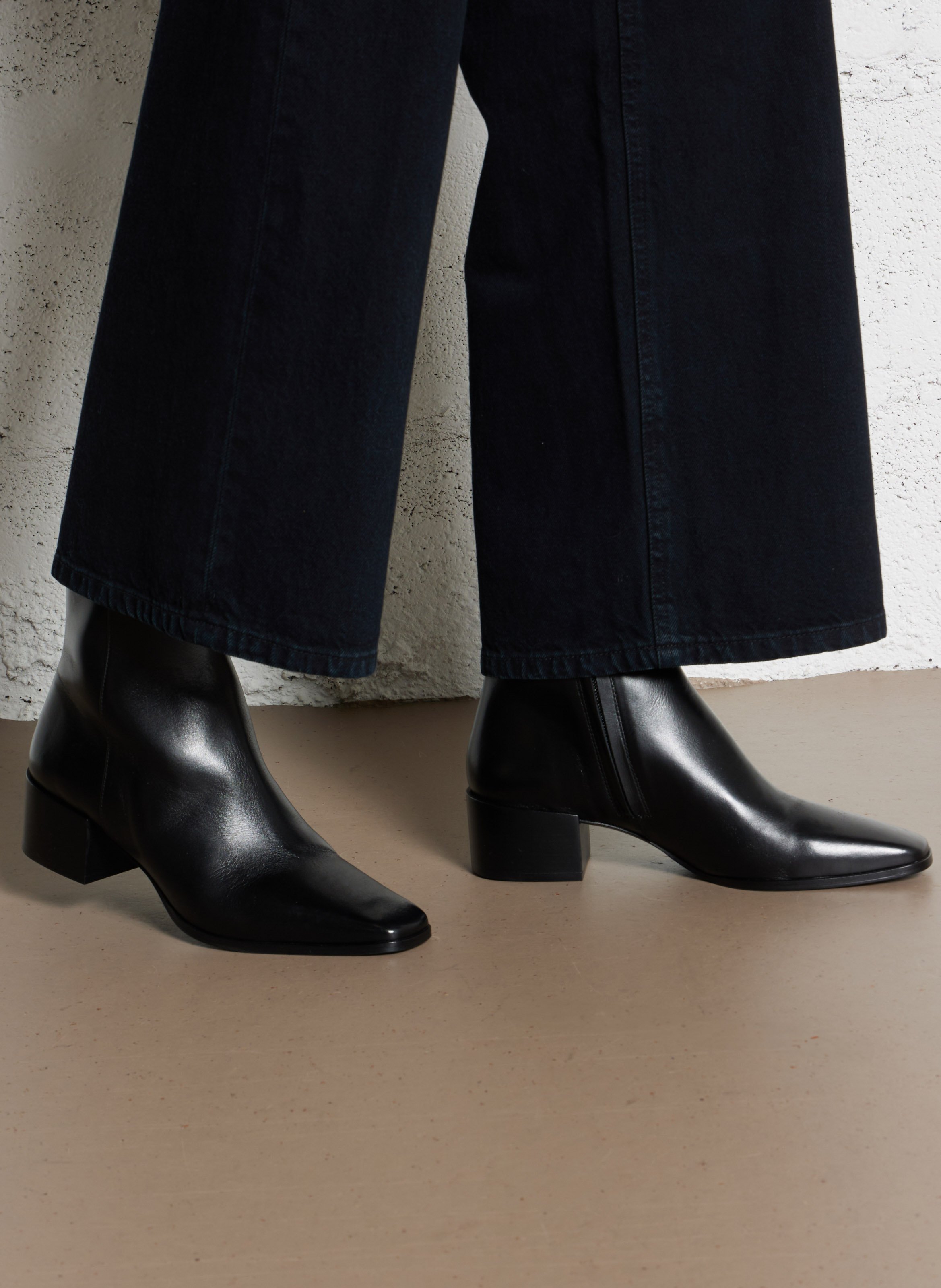 Bottines à petits talons en cuir n°406 RIVECOUR Noir