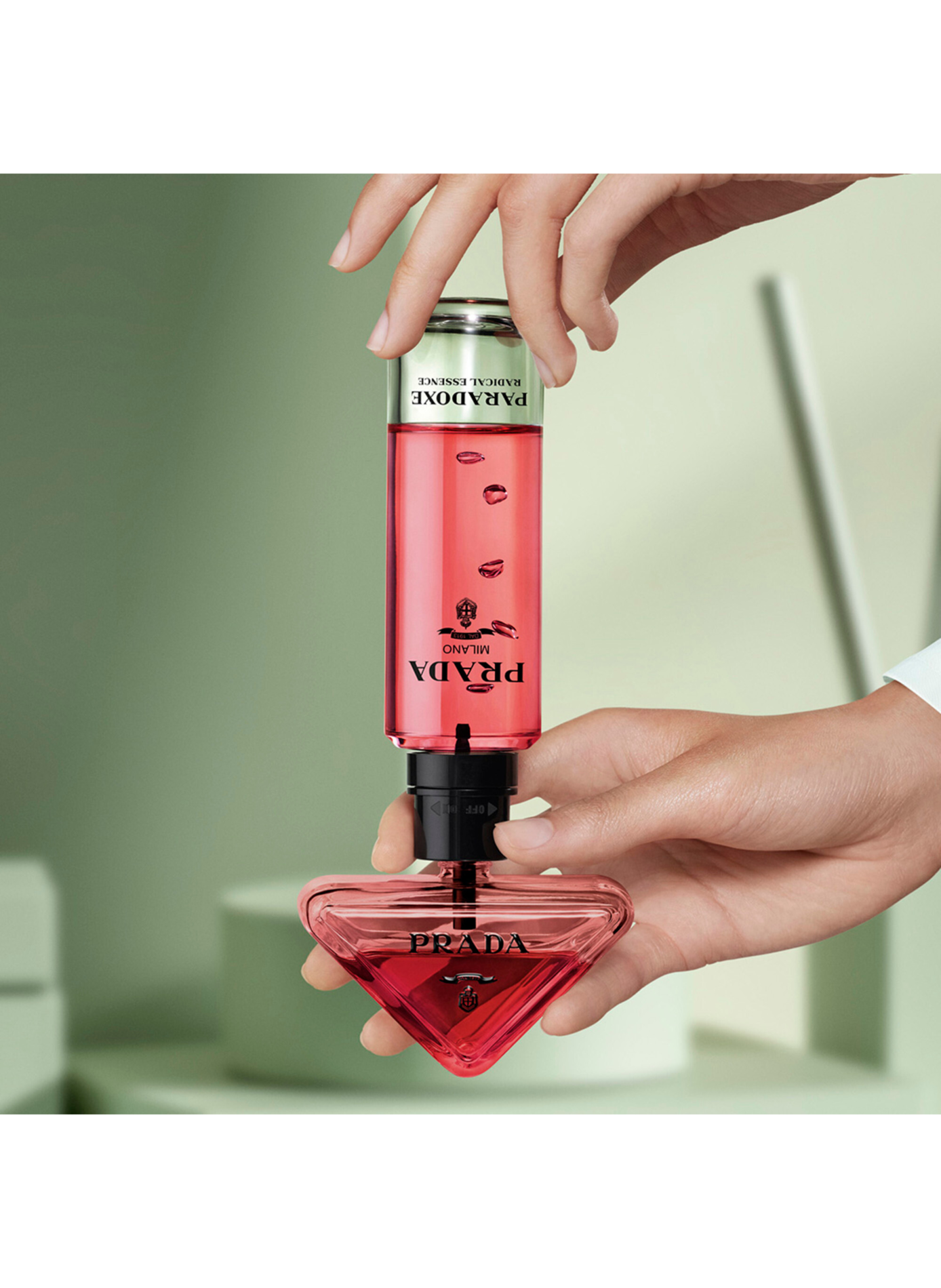 Paradox - Radical Essence Floral Ambery Woody Rechargeable Perfume PRADA No color