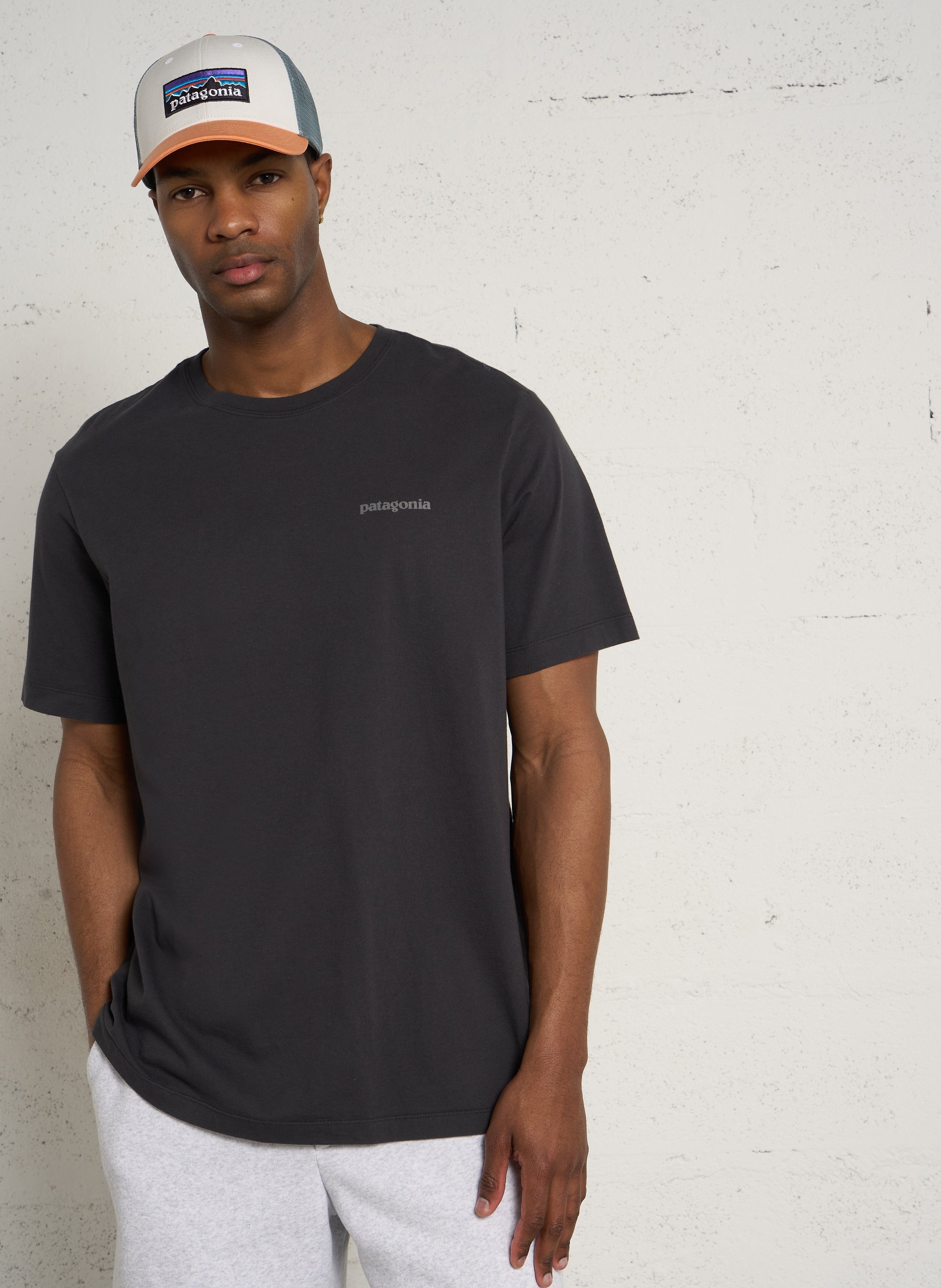 Tee-shirt oversize col rond en coton bio sérigraphié PATAGONIA Gris