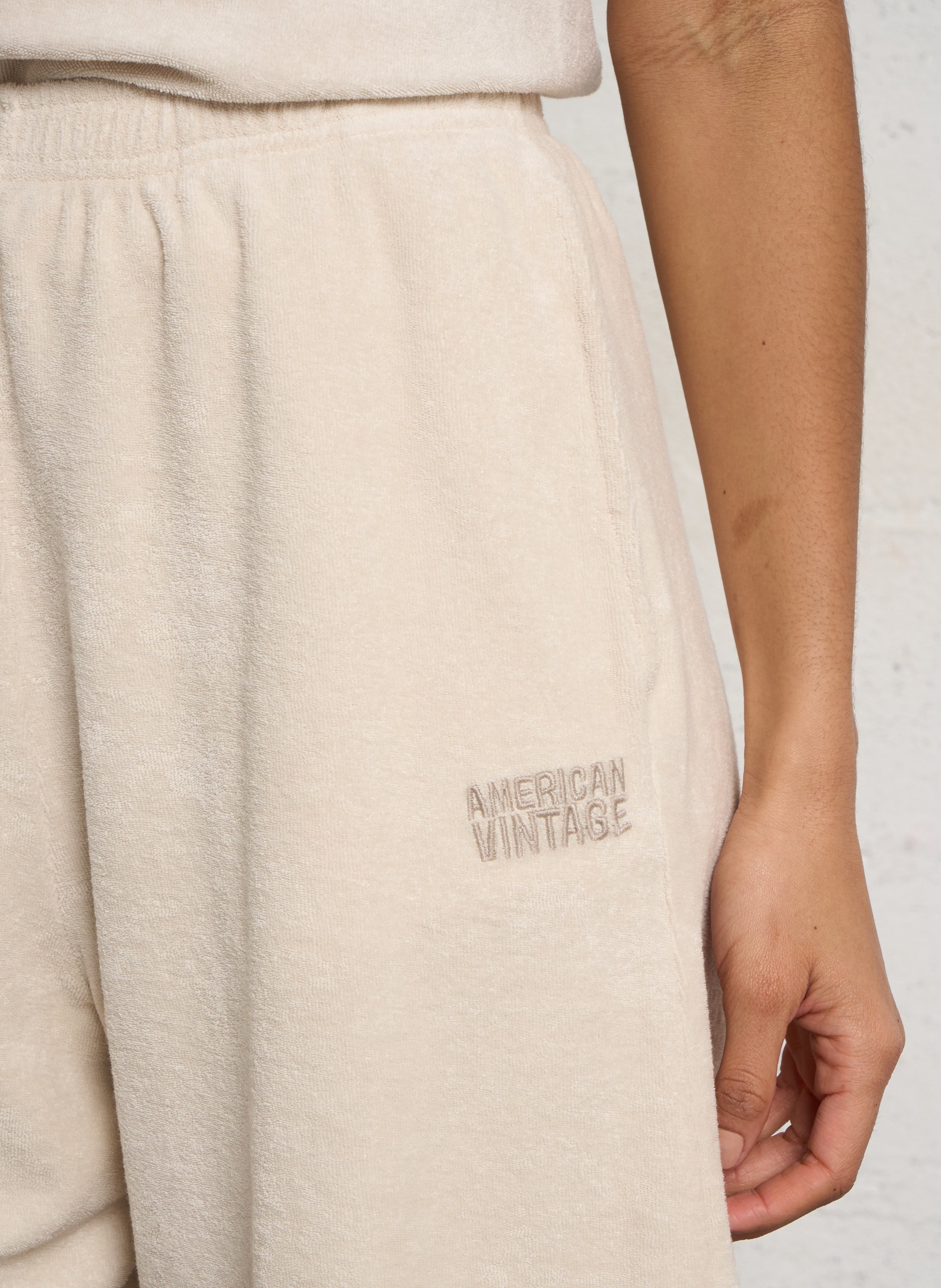 Short droit en coton bio et coton recyclé fuxow AMERICAN VINTAGE Beige