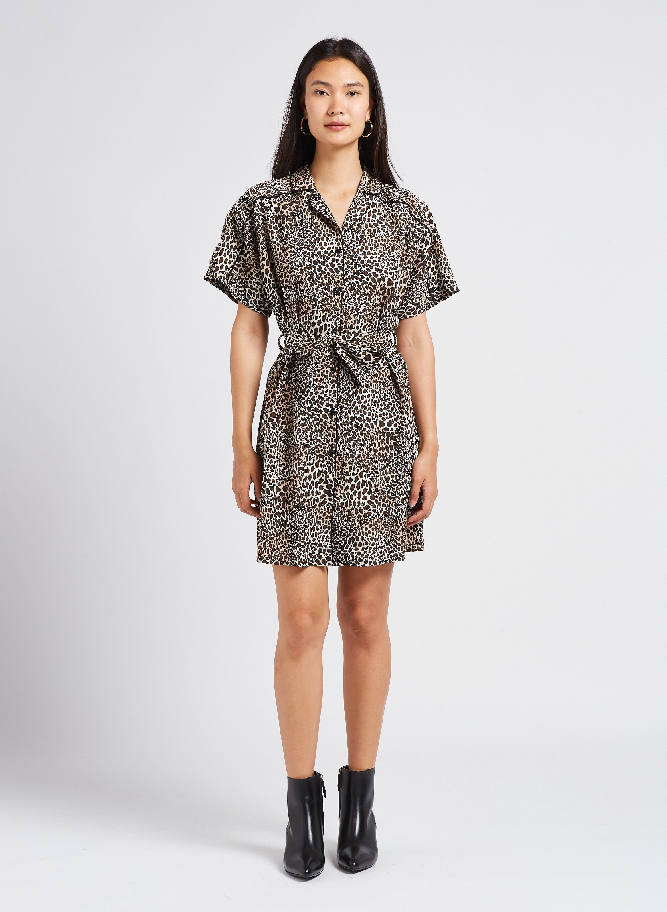 Robe courte col tailleur droite