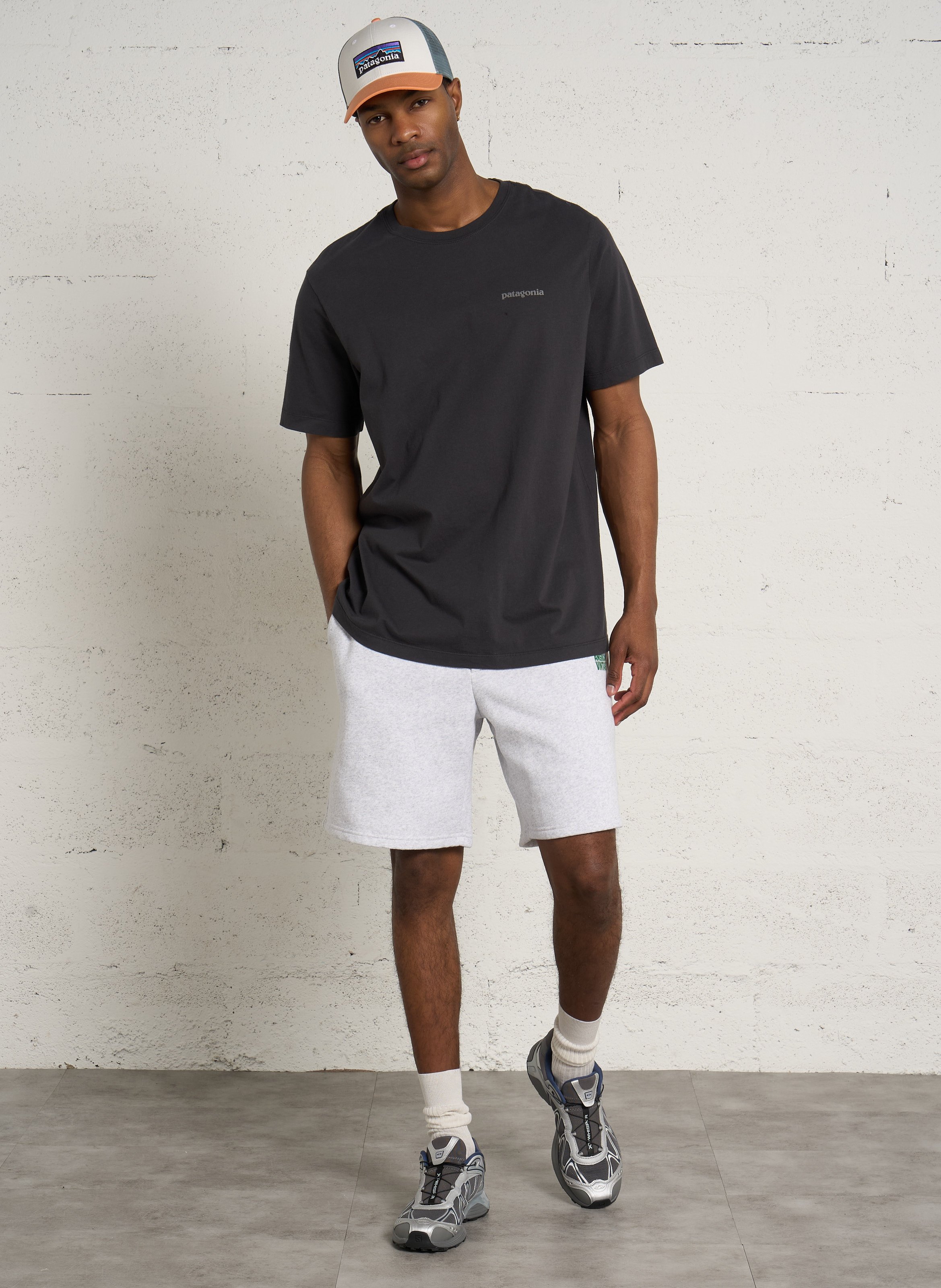 Tee-shirt oversize col rond en coton bio sérigraphié PATAGONIA Gris