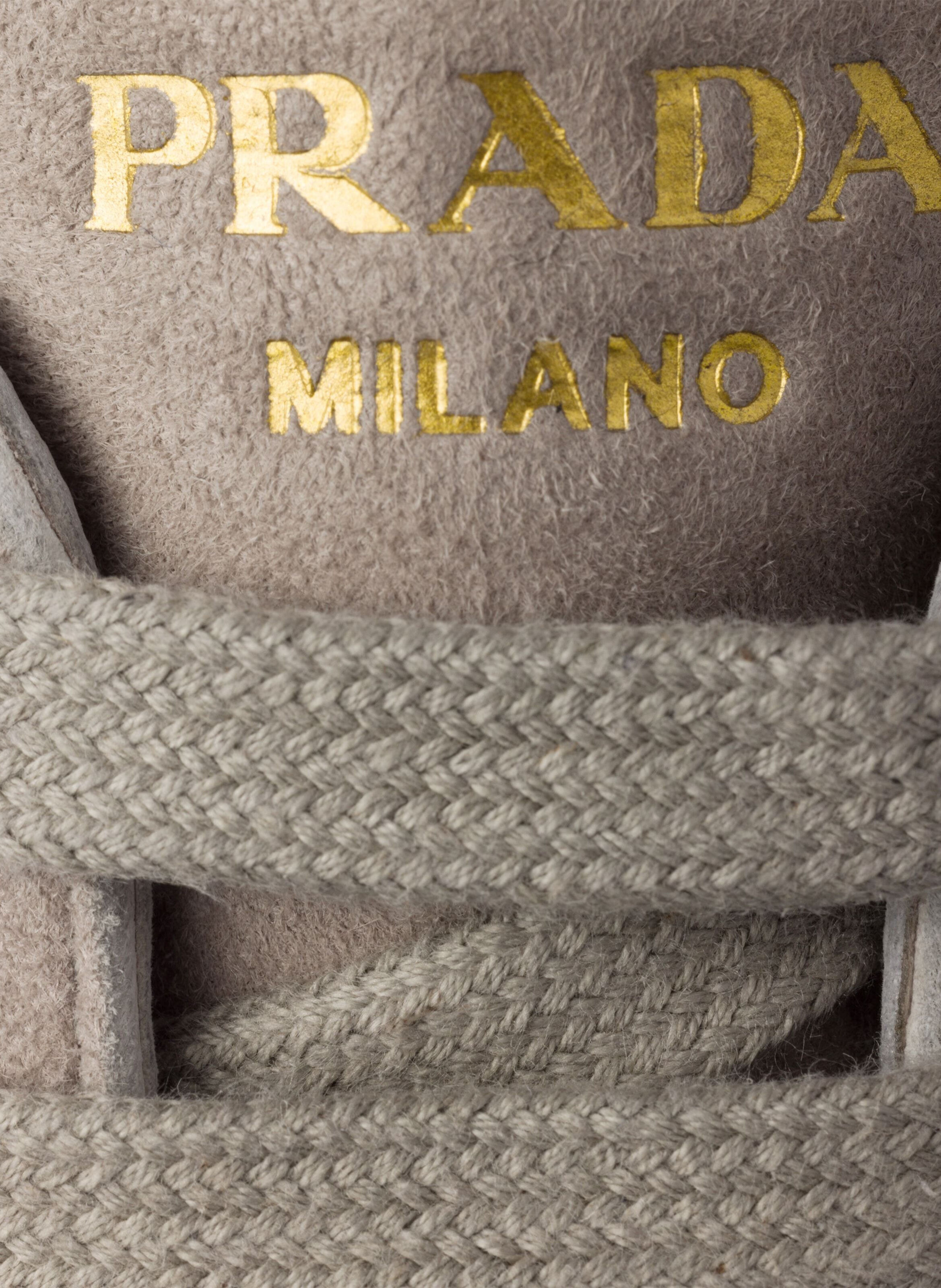 Baskets montecarlo re-edition 2005 en daim PRADA Gris