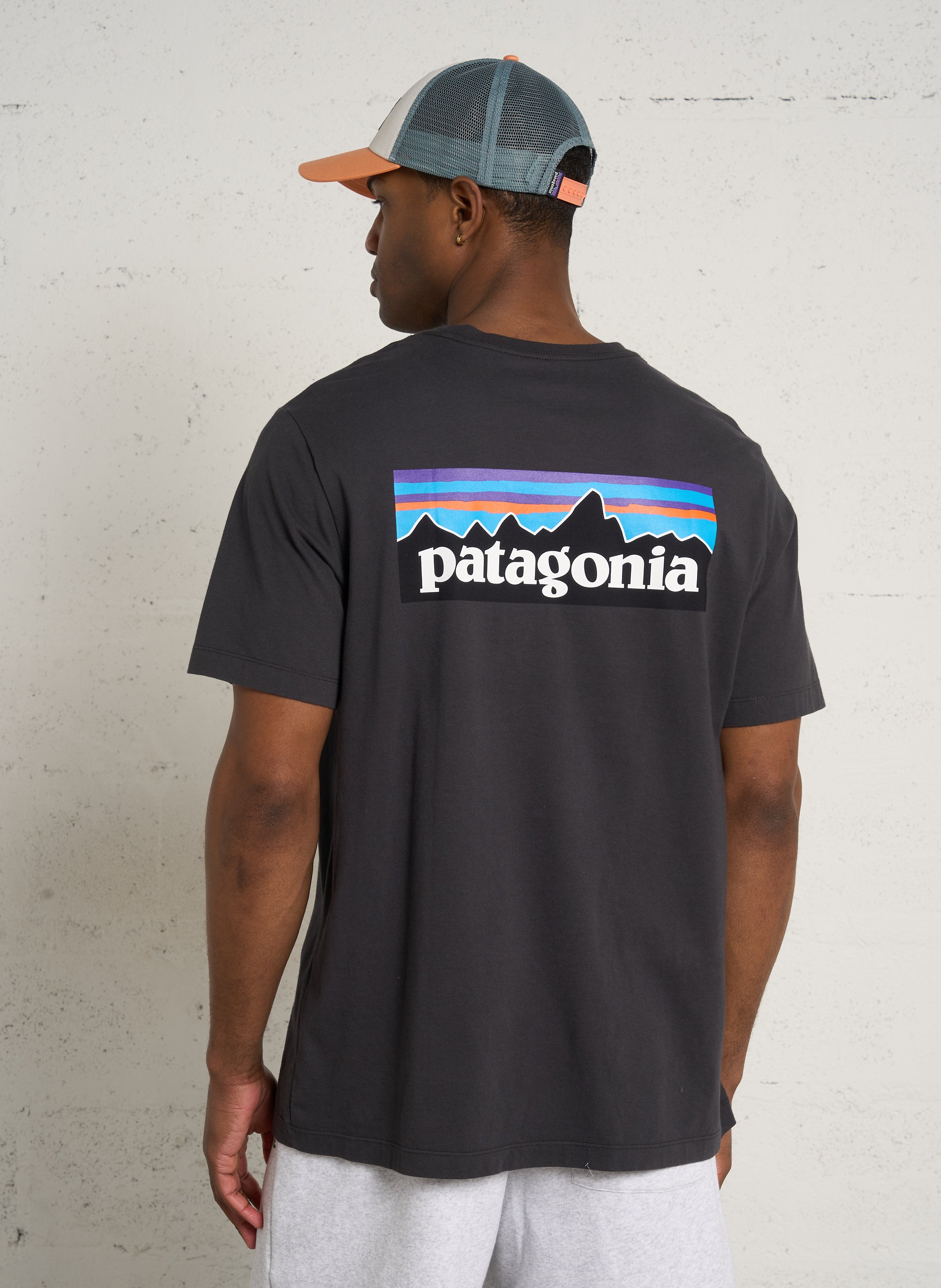 Tee-shirt oversize col rond en coton bio sérigraphié PATAGONIA Gris