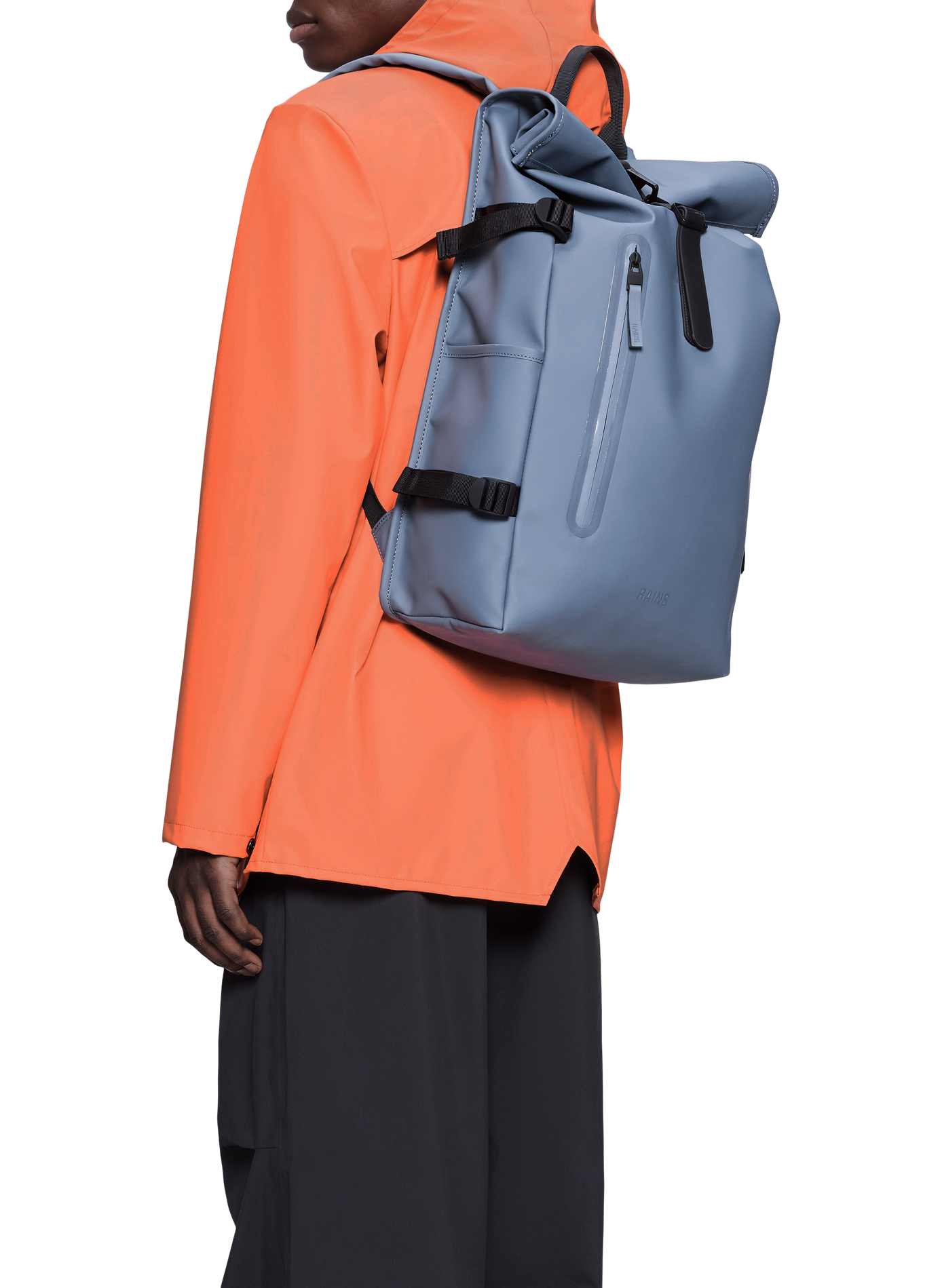 Mochila Rolltop Rucksack Grande RAINS Azul