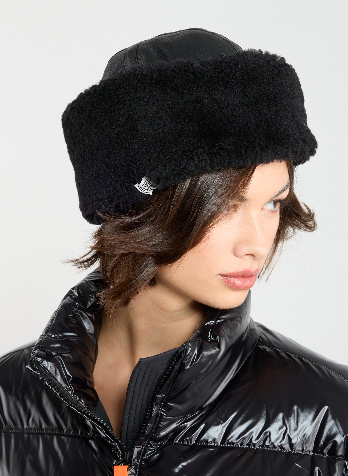 Leather and shearling hat TOTEME Black