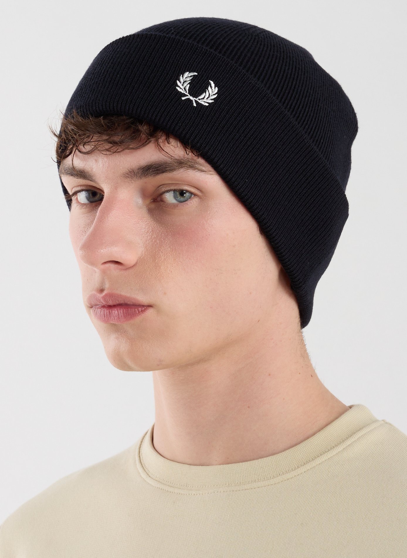 Bonnet côtelé en laine mérinos et coton FRED PERRY Bleu