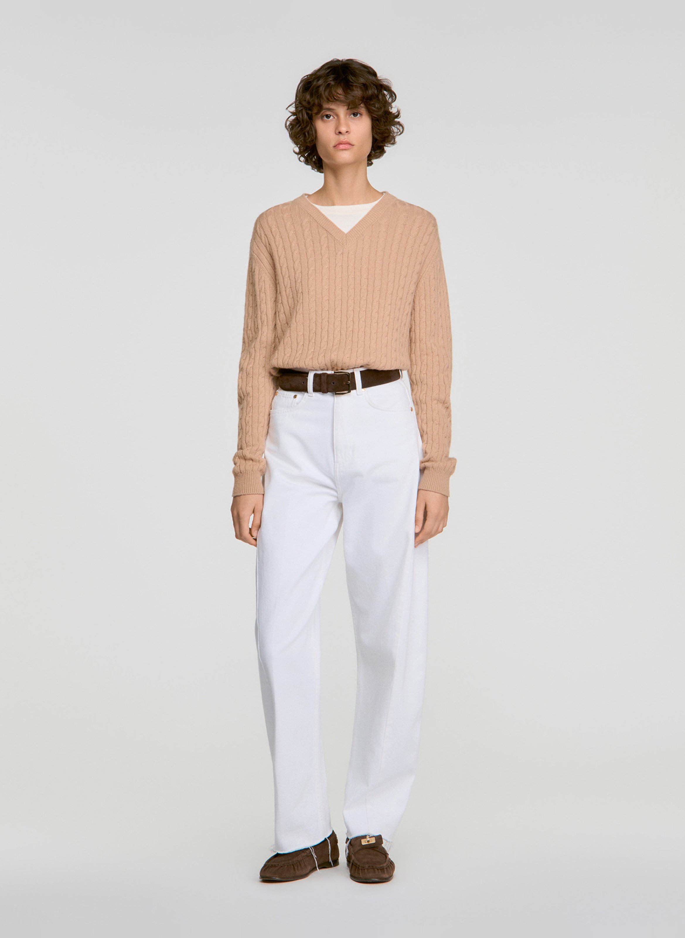 Pull droit col v en laine mélangée SANDRO Beige