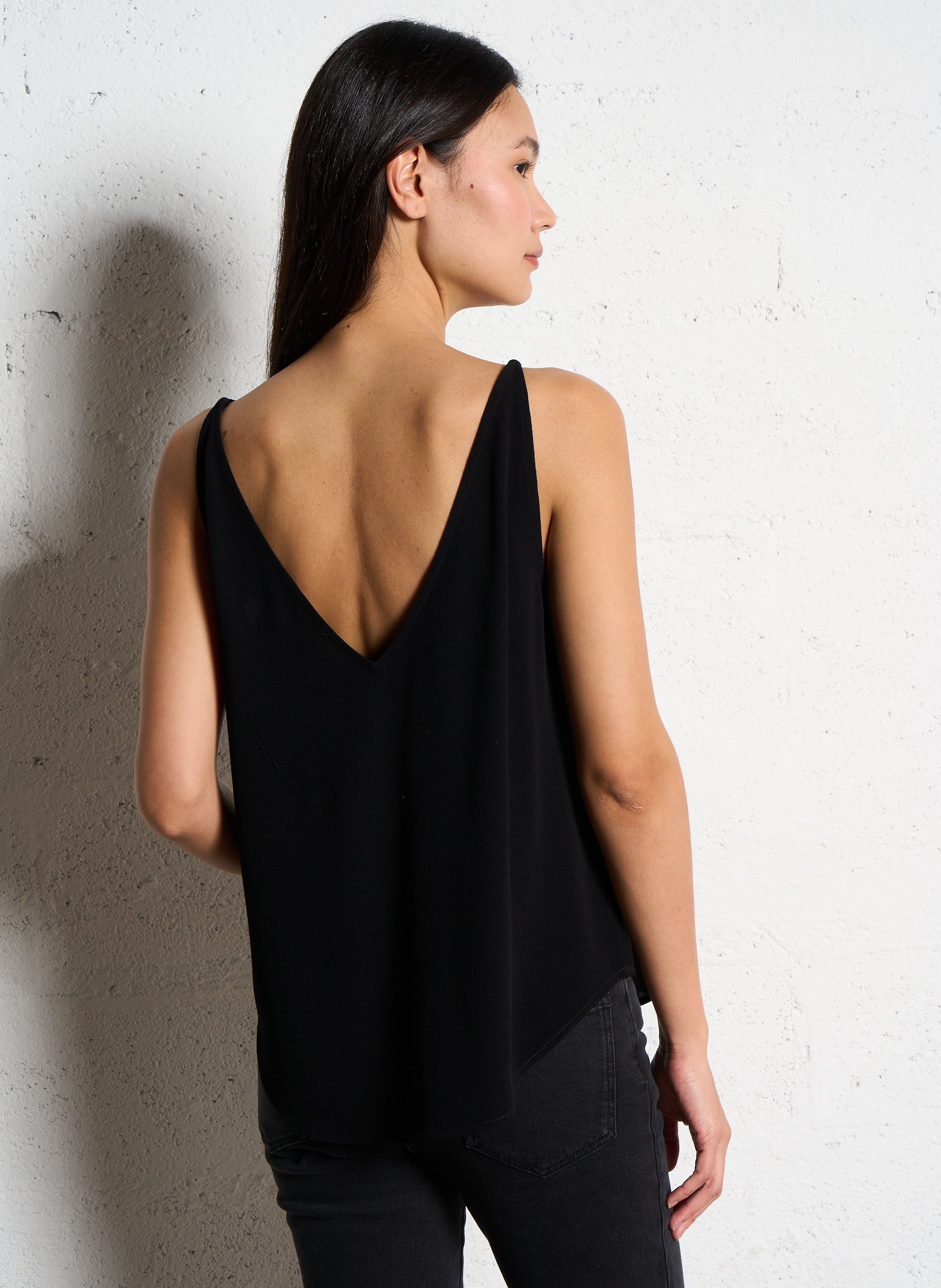 Top à bretelles en crêpe figue BA&SH Noir