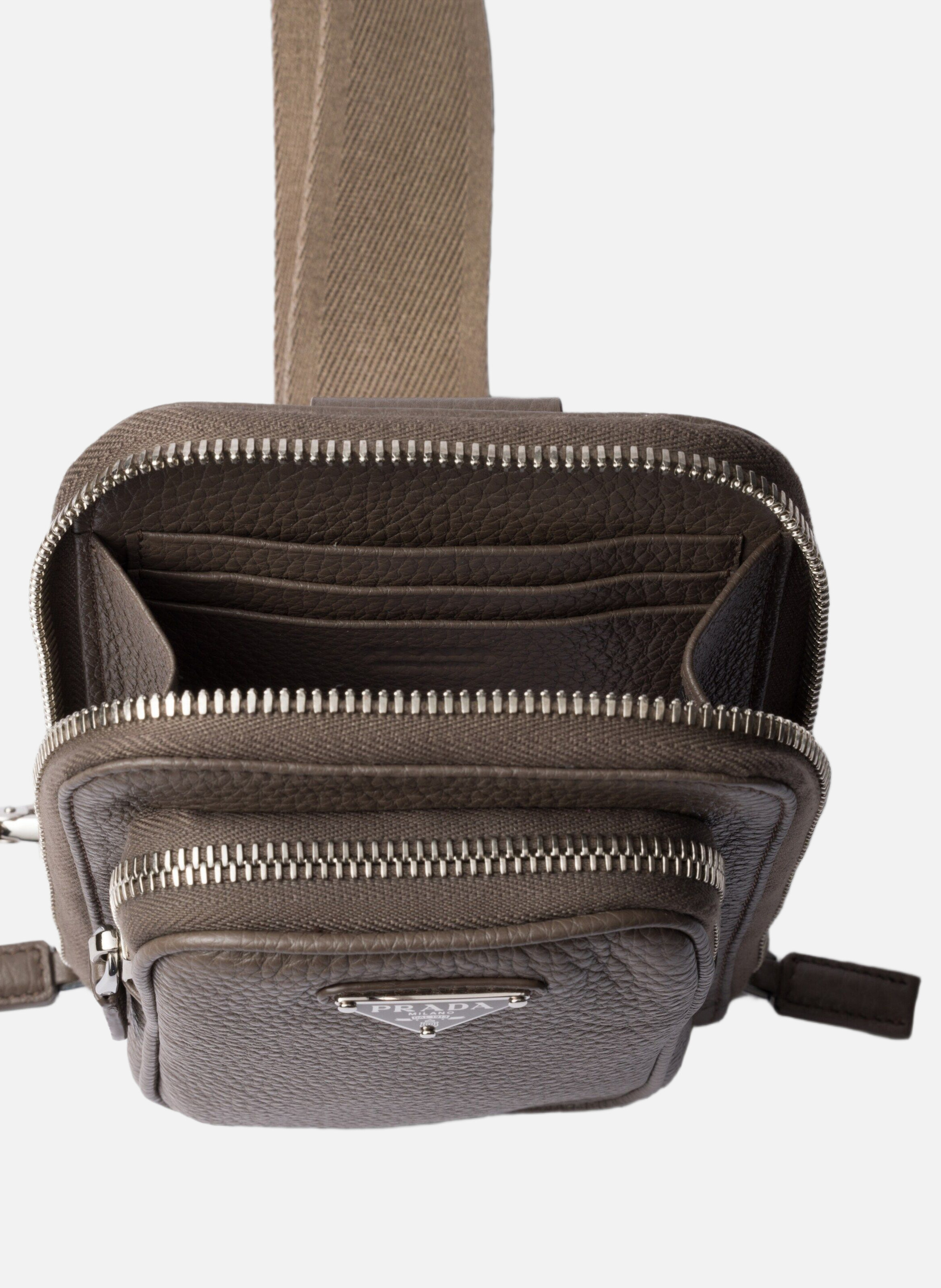 Étui pour smartphone en cuir PRADA Gris