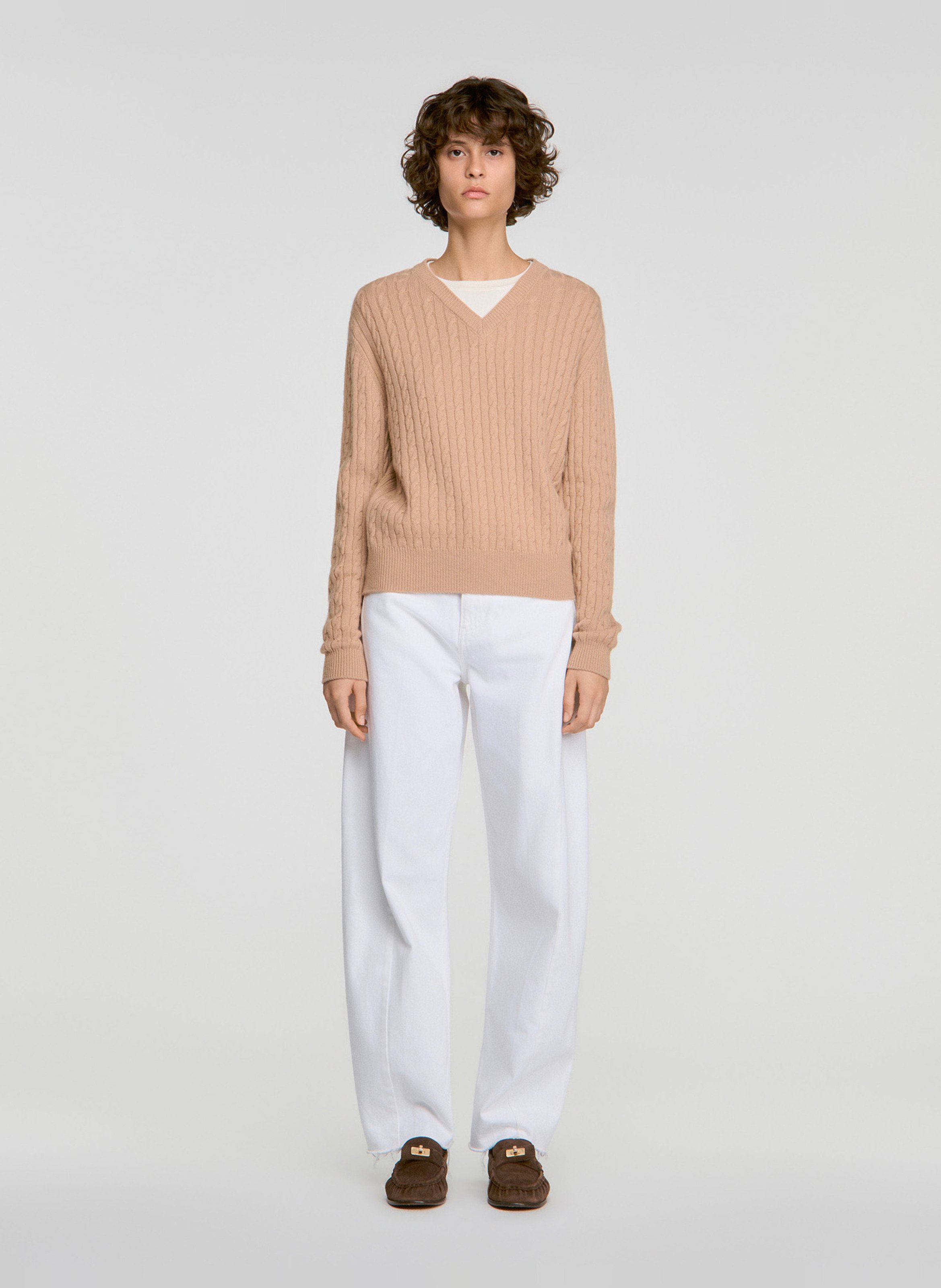 Pull droit col v en laine mélangée SANDRO Beige