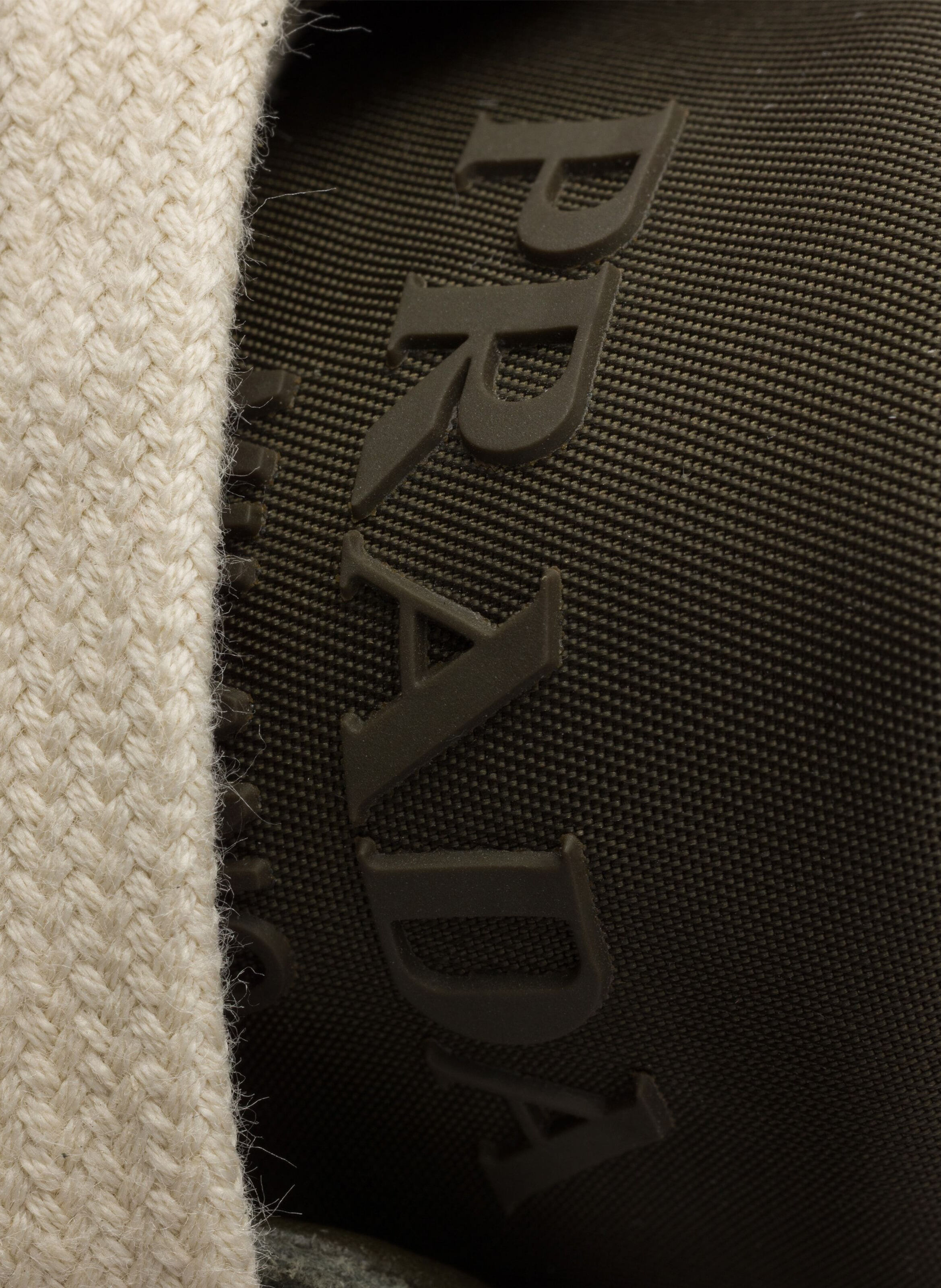 Sneakers downtown en re-nylon et veau velours PRADA Vert