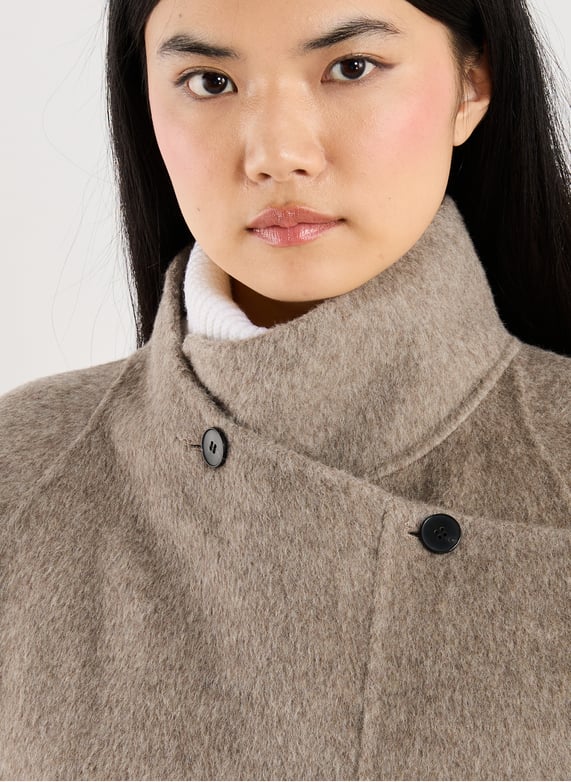 Manteau large en laine | Beige by VIKTORIA CHAN Manteau large en laine Beige