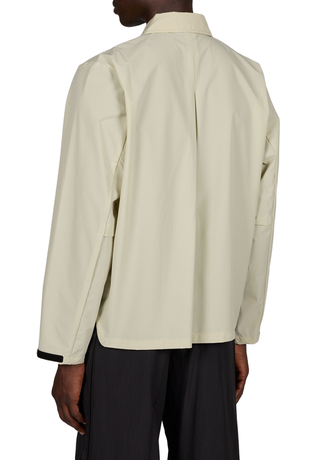 Classic straight solid color jacket with classic collar. RAINS Green