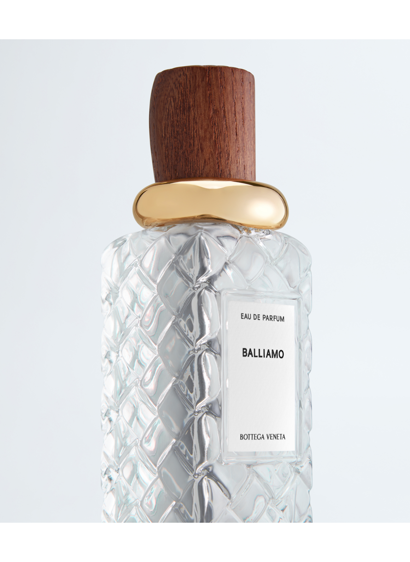 Balliamo - Eau de Parfum

Translation: Balliamo - Eau de Parfum BOTTEGA VENETA No color