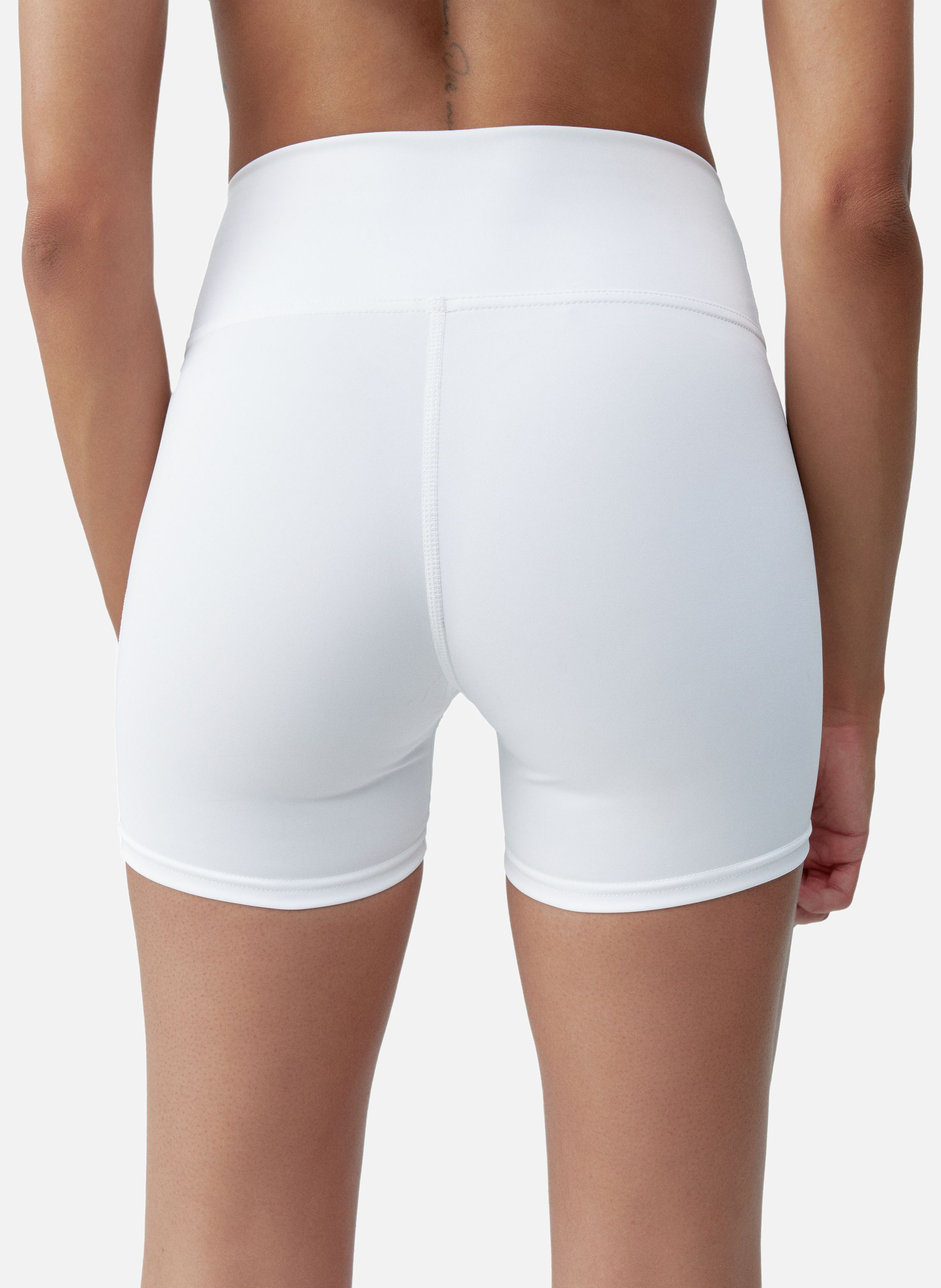 Short moulant de sport tennis retro BORN LIVING YOGA Blanc