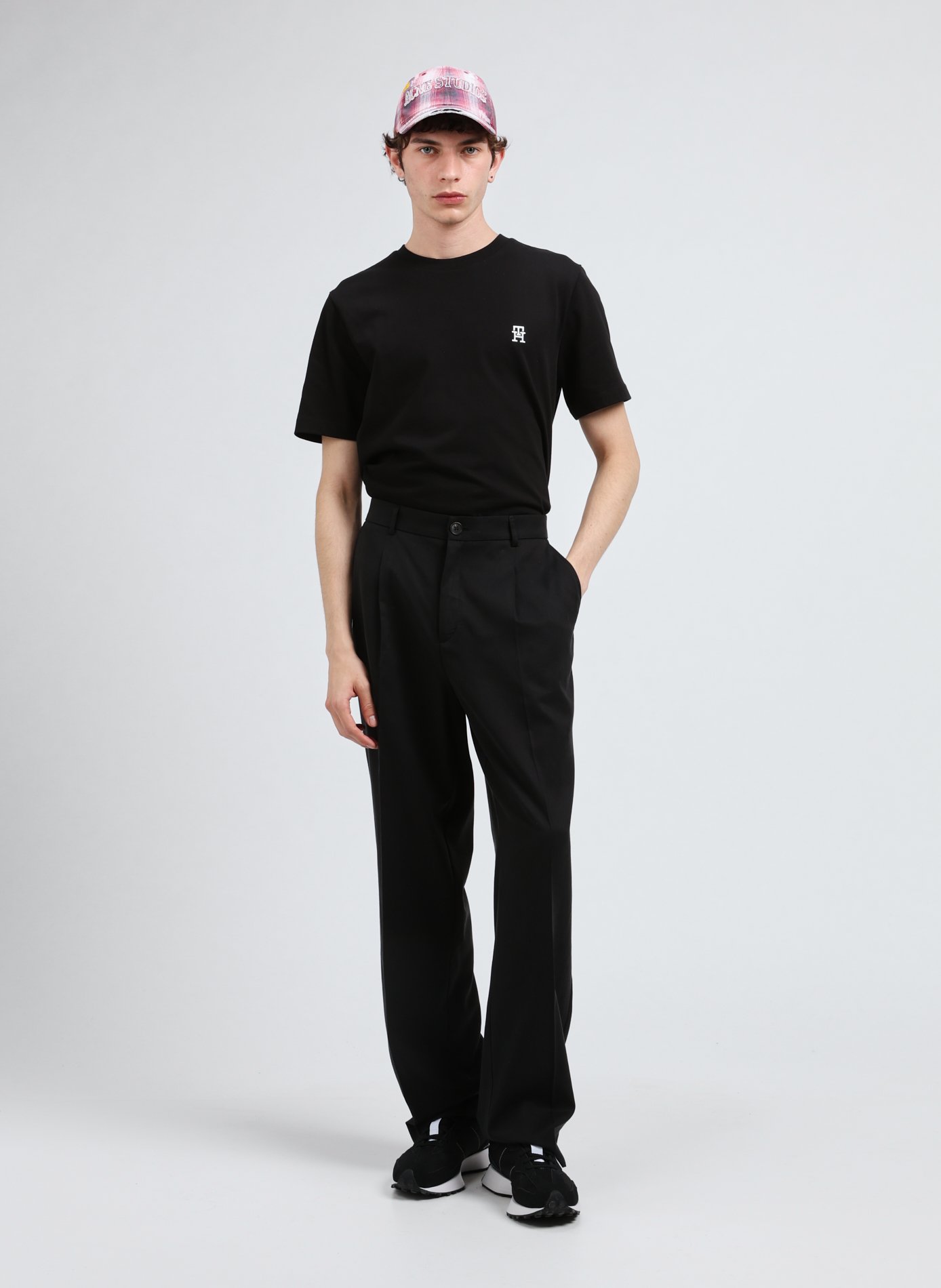 Pleated pants LES DEUX Black