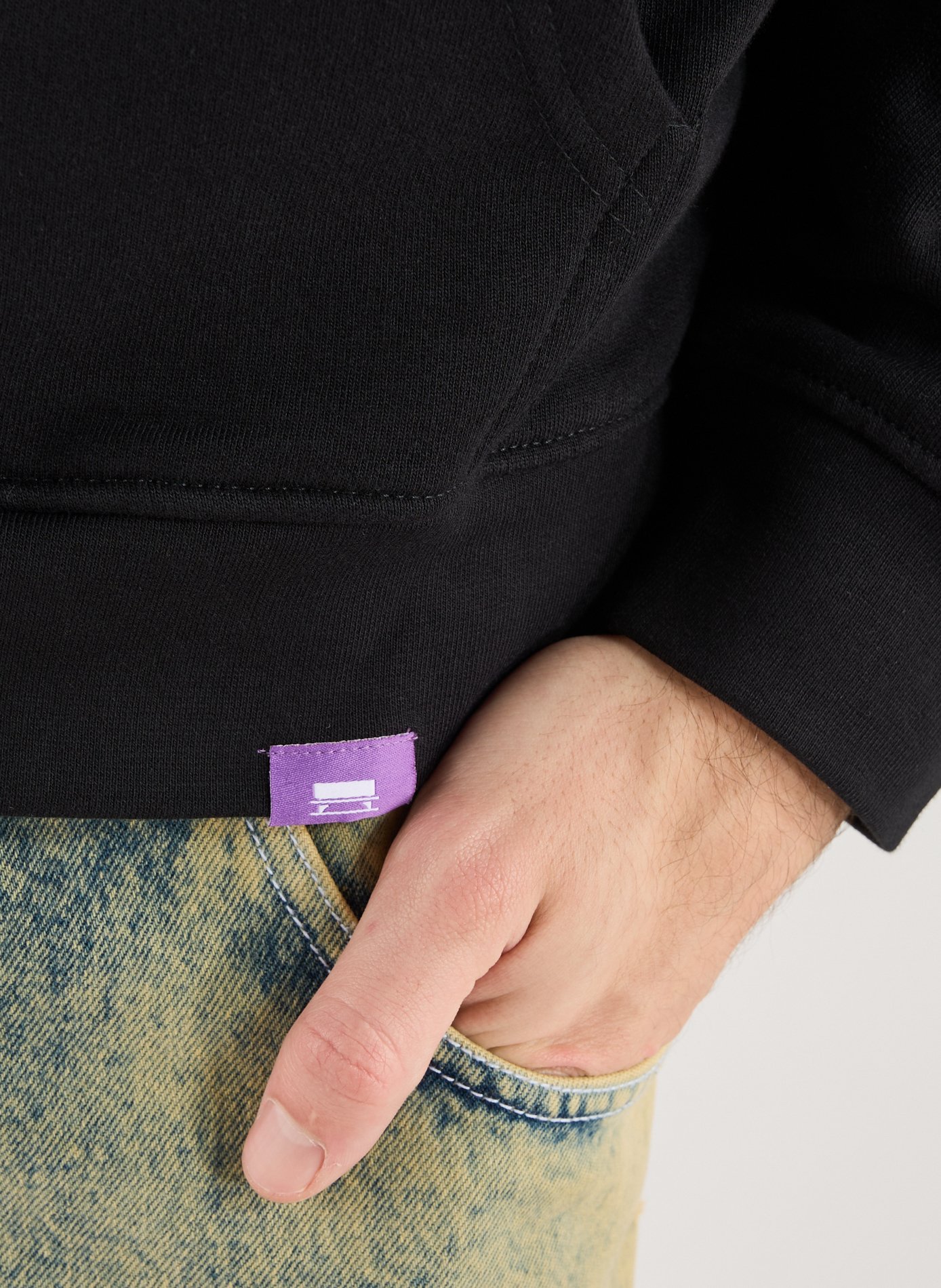 Sweat droit brodé en coton  JACKER. Noir