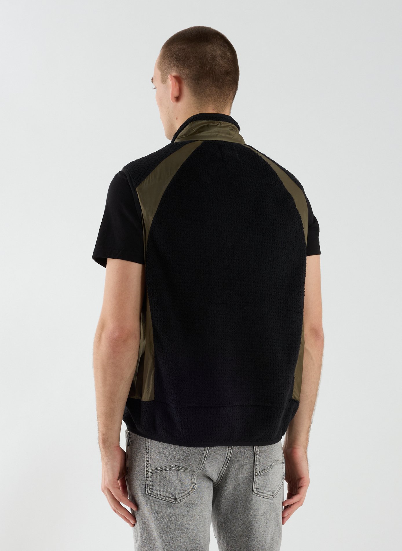 Sleeveless jacket with high collar ROA Multicolour