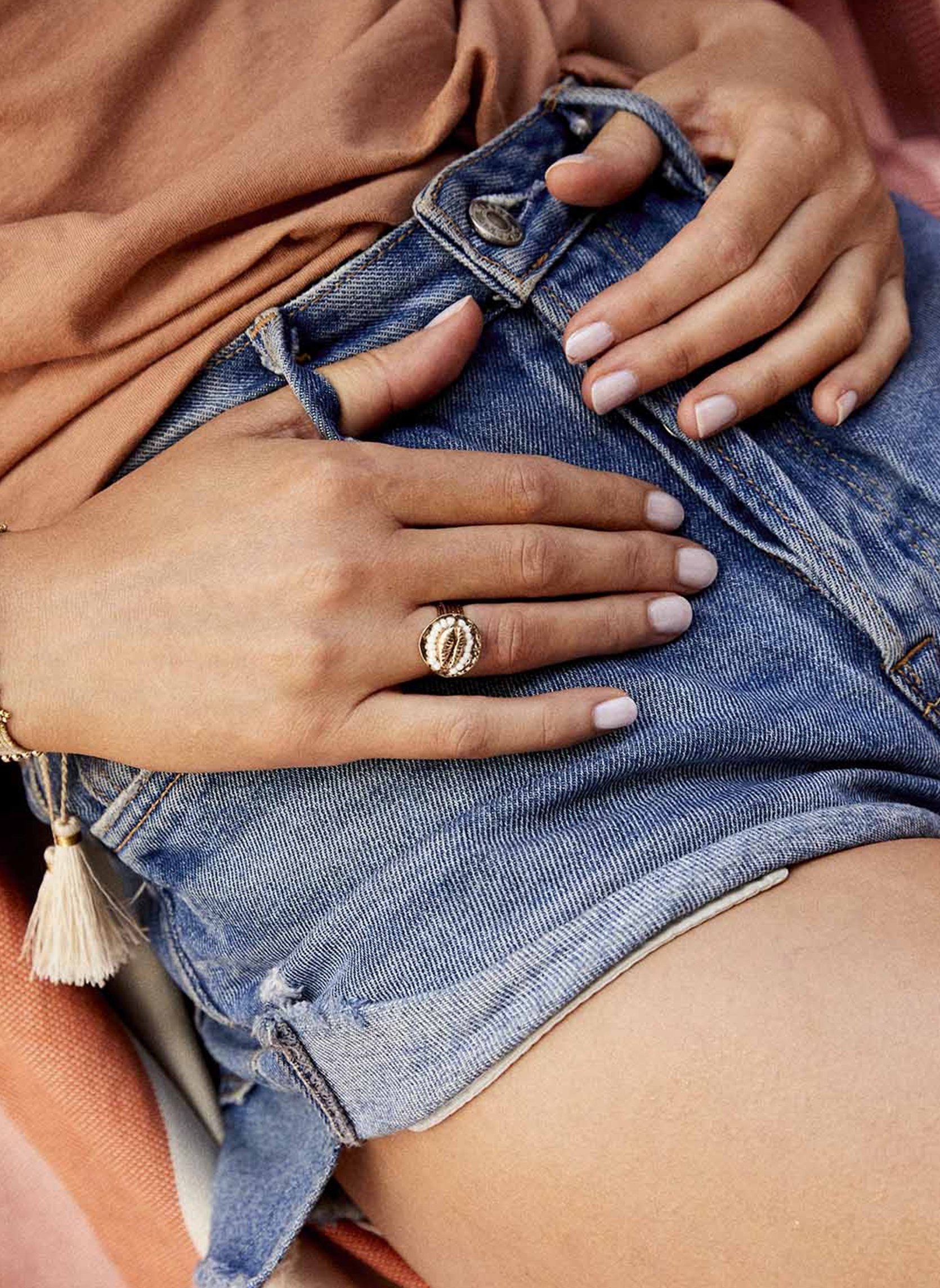 Bague avec coquillage en laiton doré solar HIPANEMA Doré