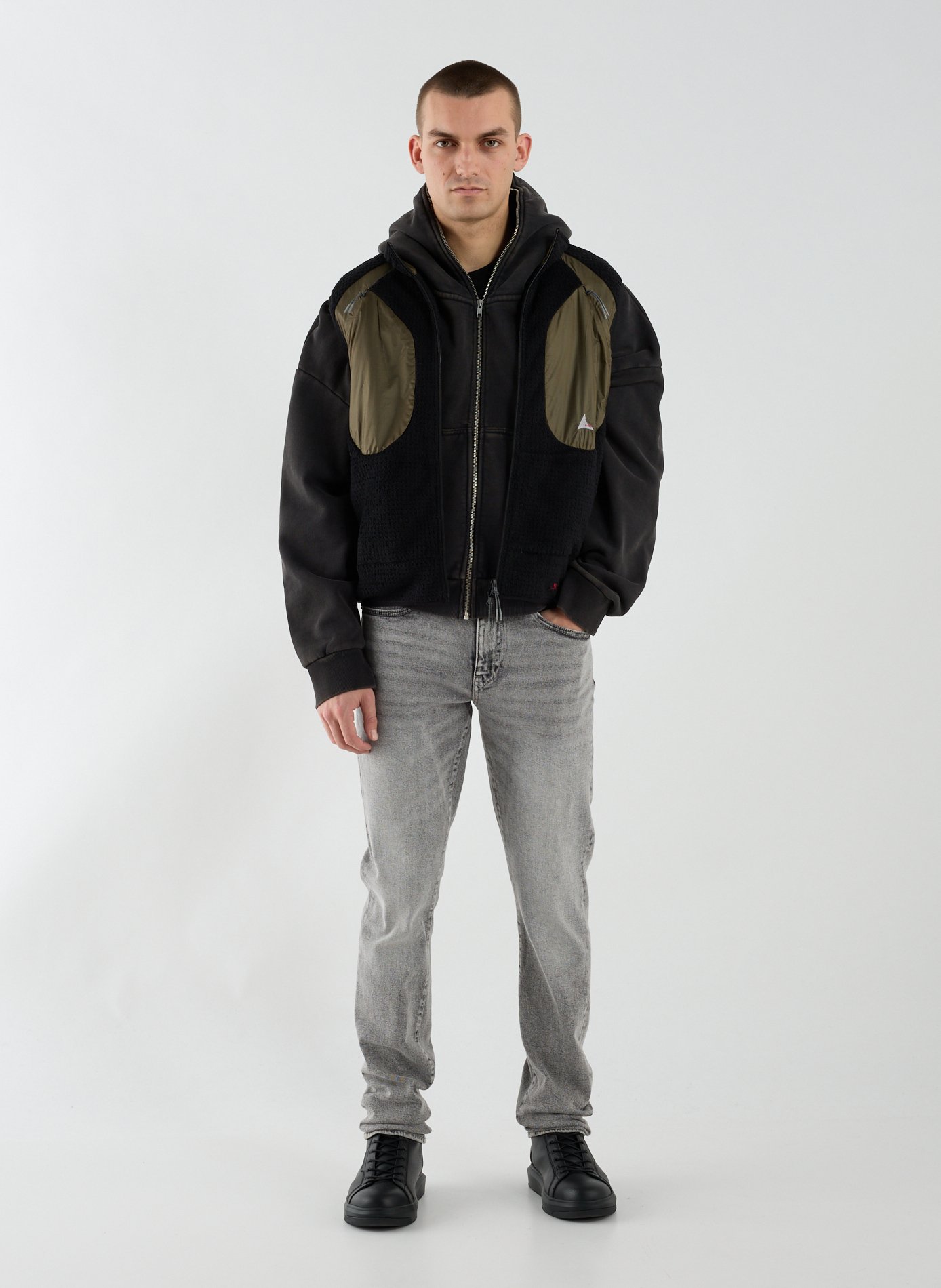 Sleeveless jacket with high collar ROA Multicolour