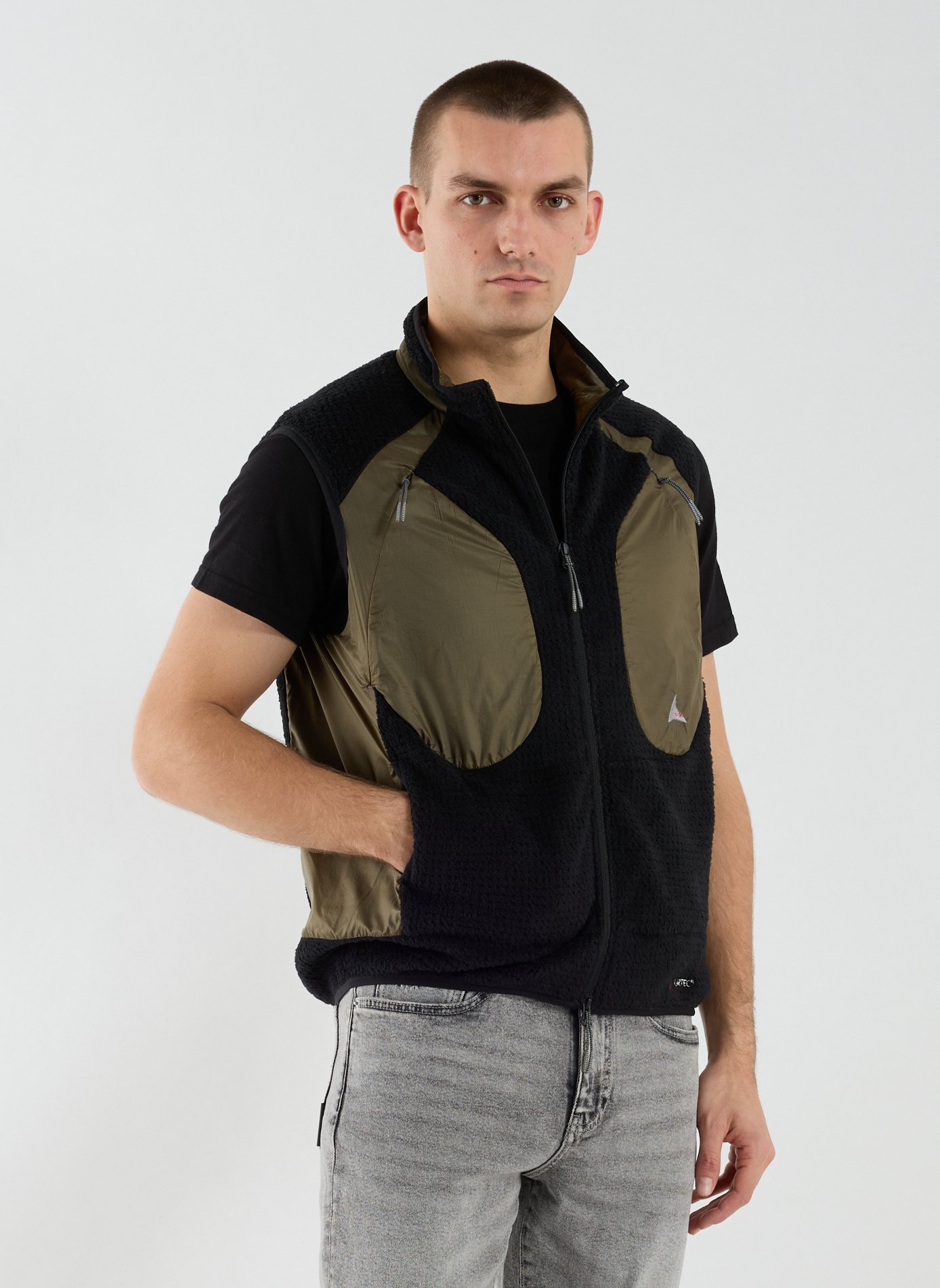 Sleeveless jacket with high collar ROA Multicolour