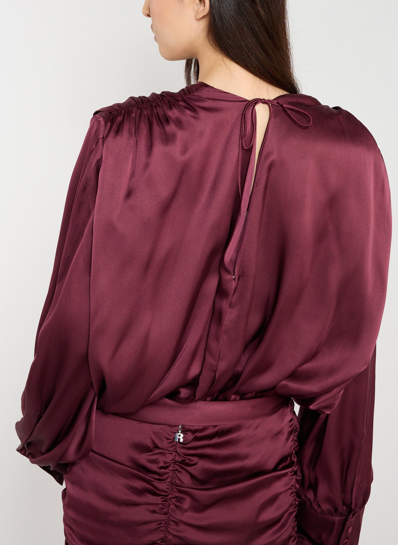 Robe satinée plissée en soie  ROTATE Rouge