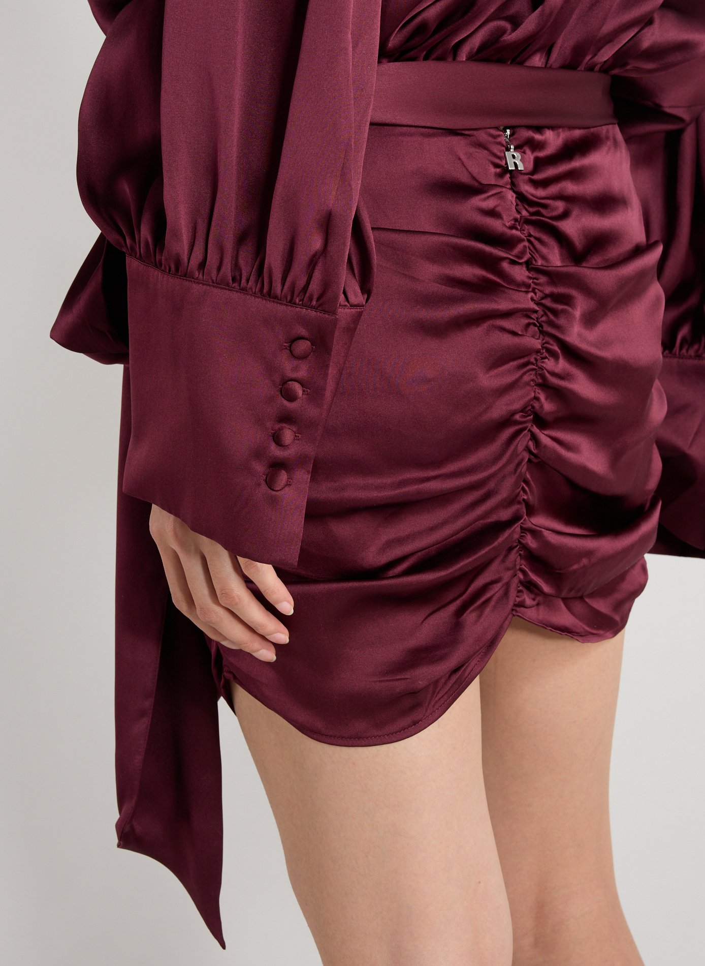 Robe satinée plissée en soie  ROTATE Rouge
