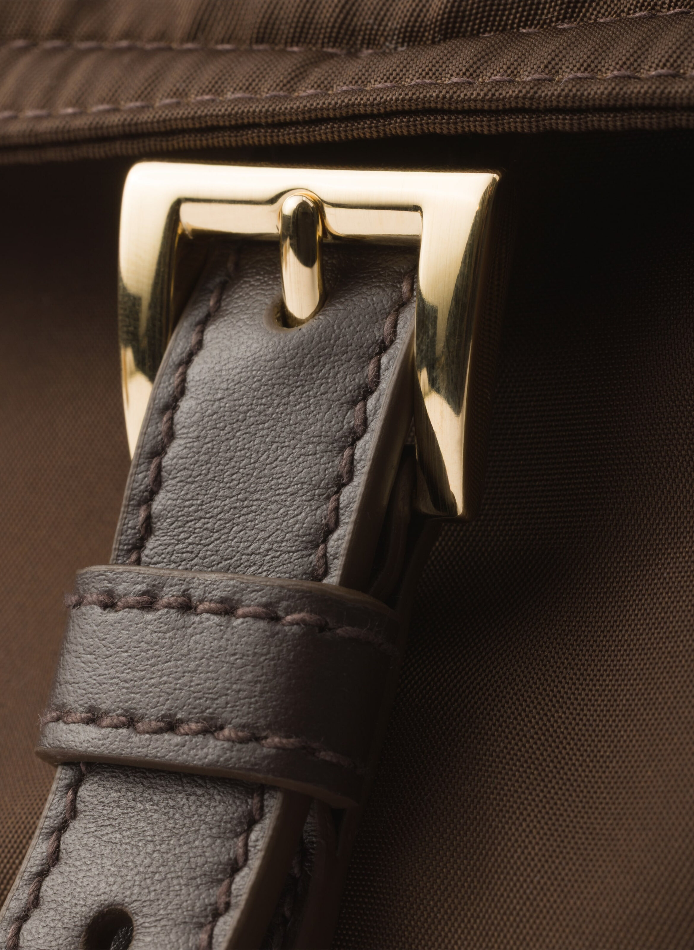 Sac porté épaule  prada explore en re-nylon moyen PRADA Marron