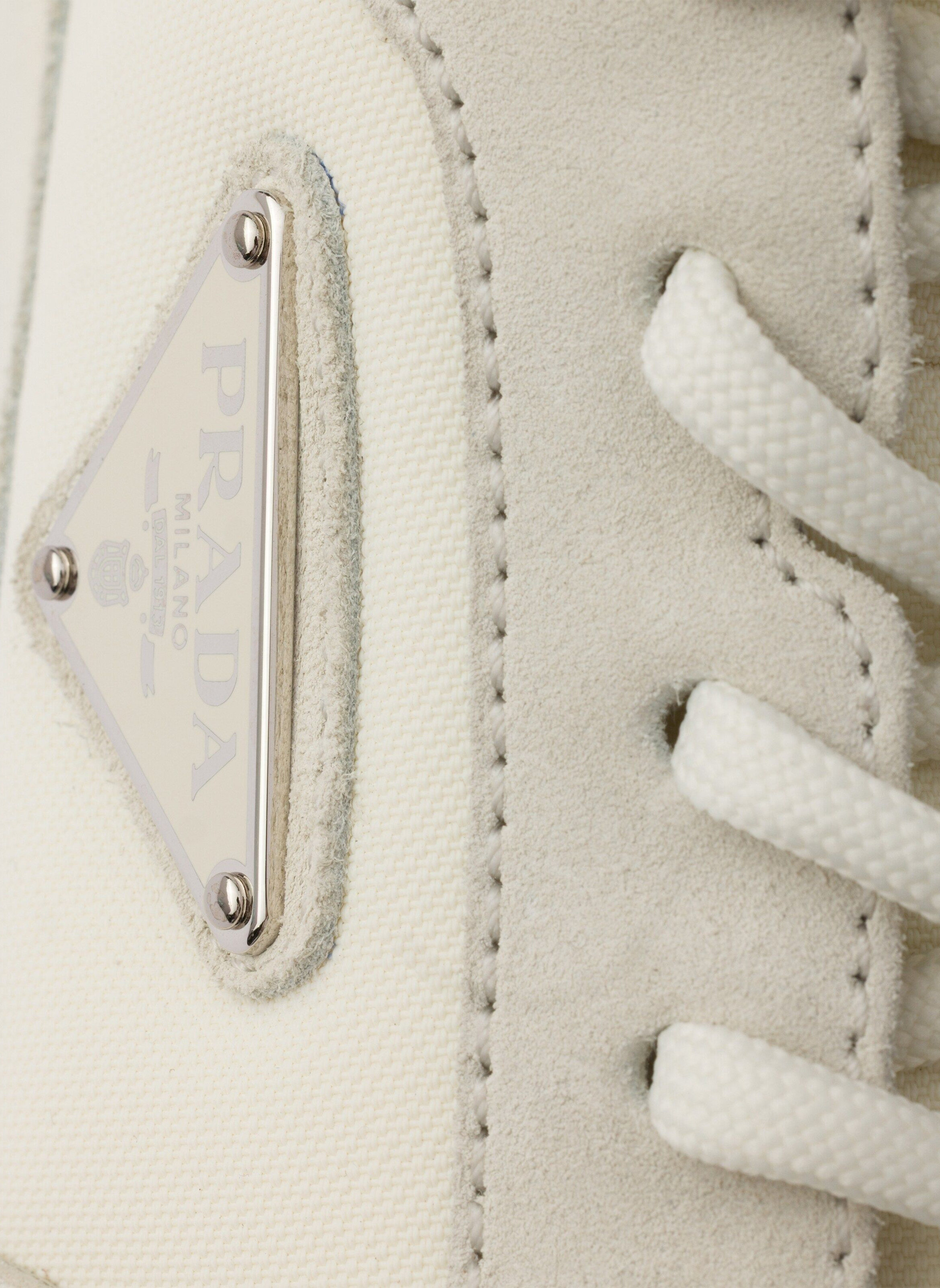 Sneakers prax en daim et re-nylon PRADA Beige