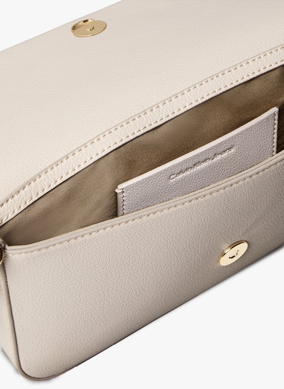 Sac à bandoulière  | Marron by CALVIN KLEIN Sac à bandoulière  Marron