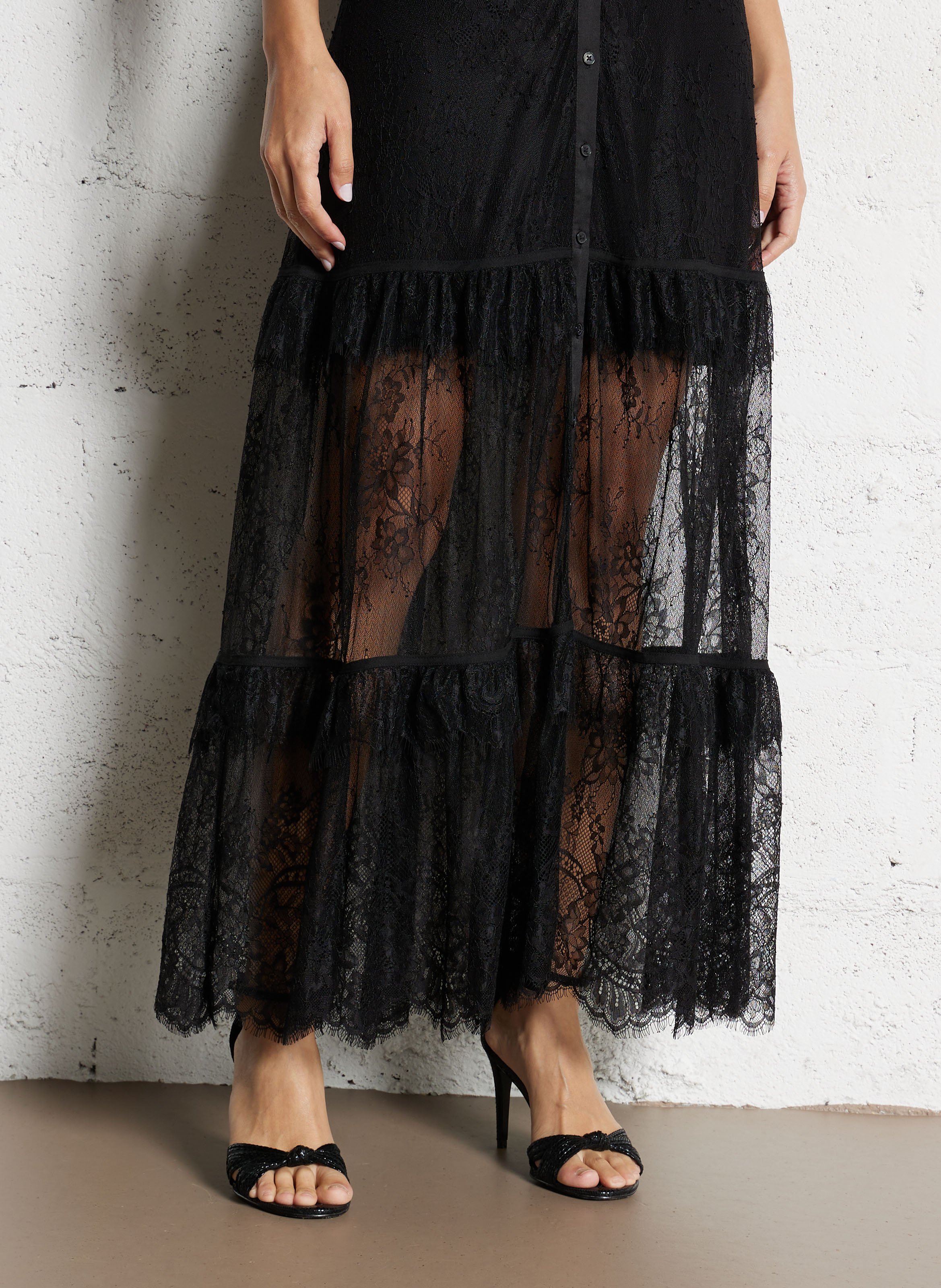Robe longue col v en dentelle à volants IKKS Noir