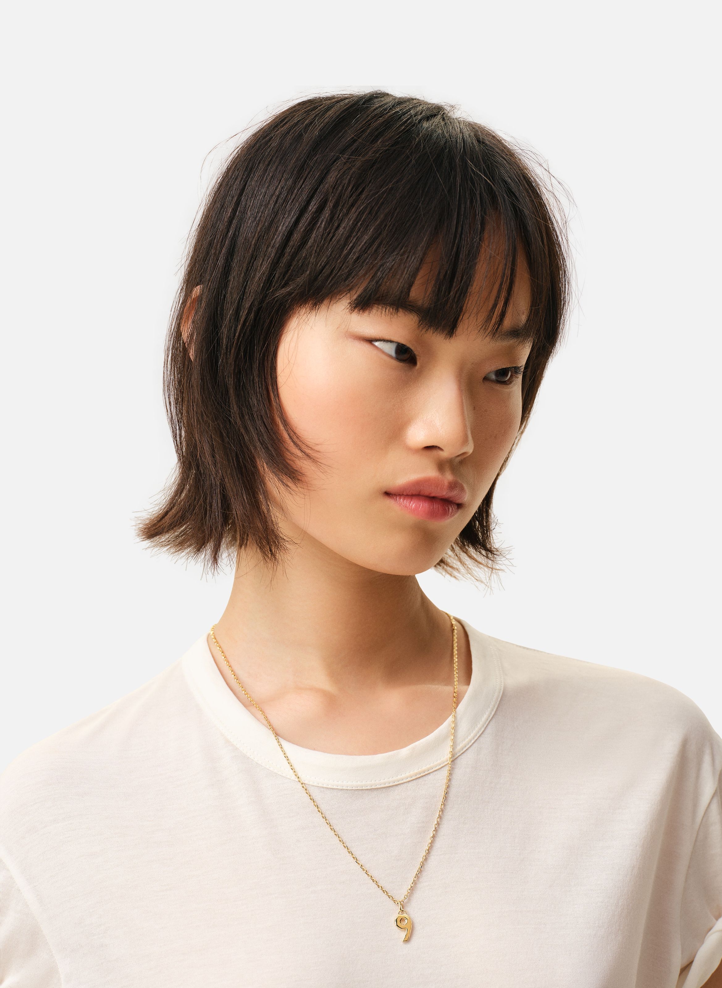 Collier martelé doré pendentif "9" unisexe en laiton AMI PARIS Jaune