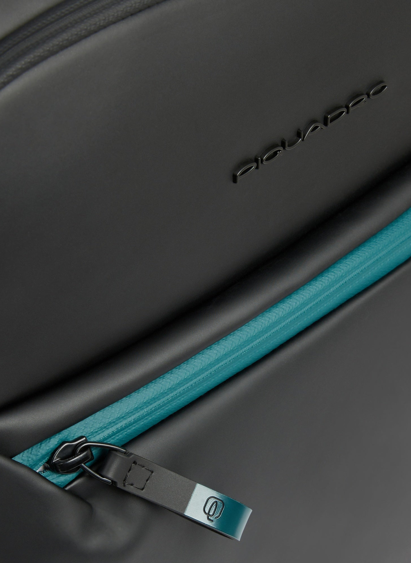 Waterafstotende reisrugzak voor laptop PIQUADRO Zwart