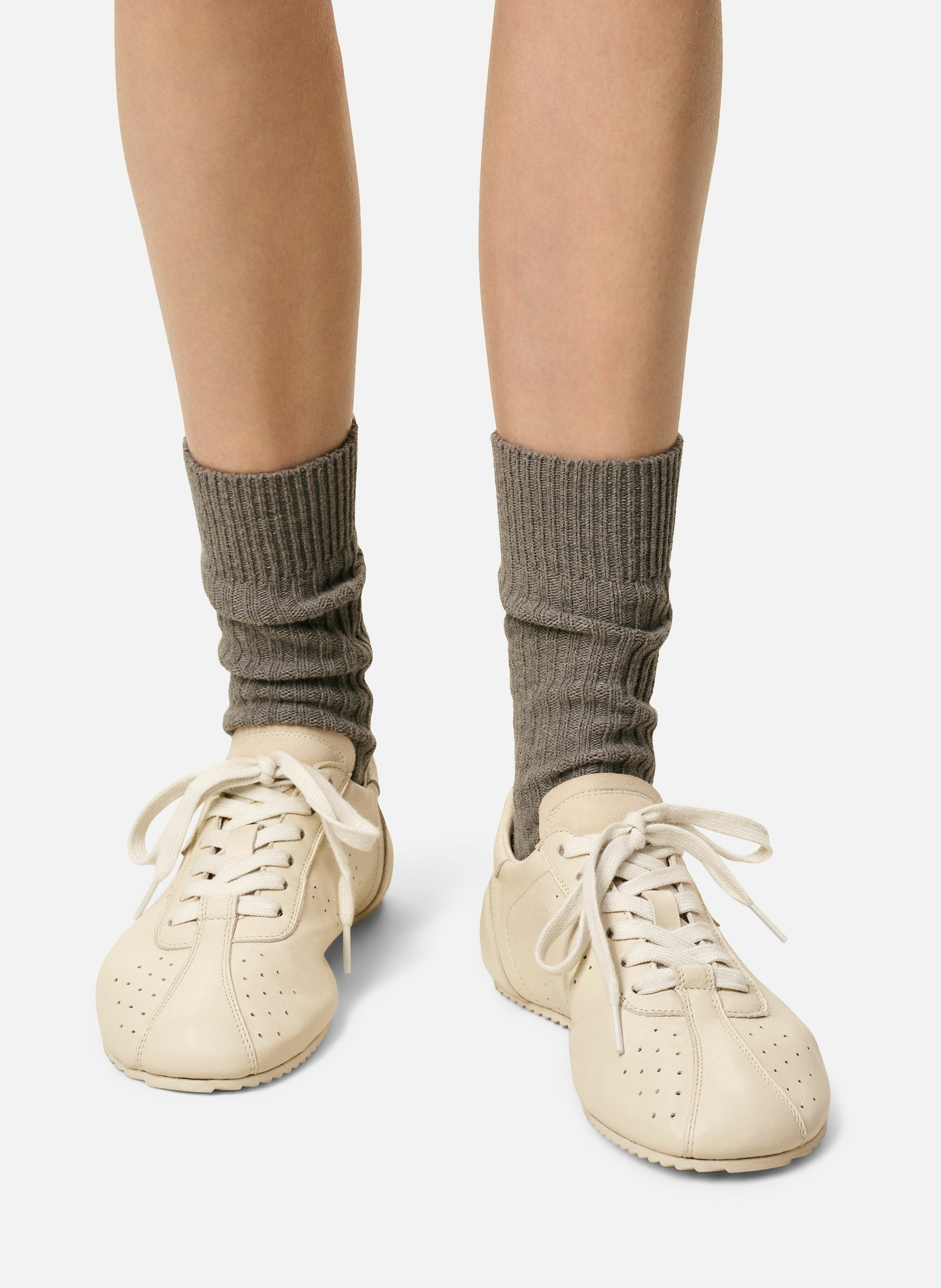 Baskets soft basses en cuir lisse unisexes AMI PARIS Blanc