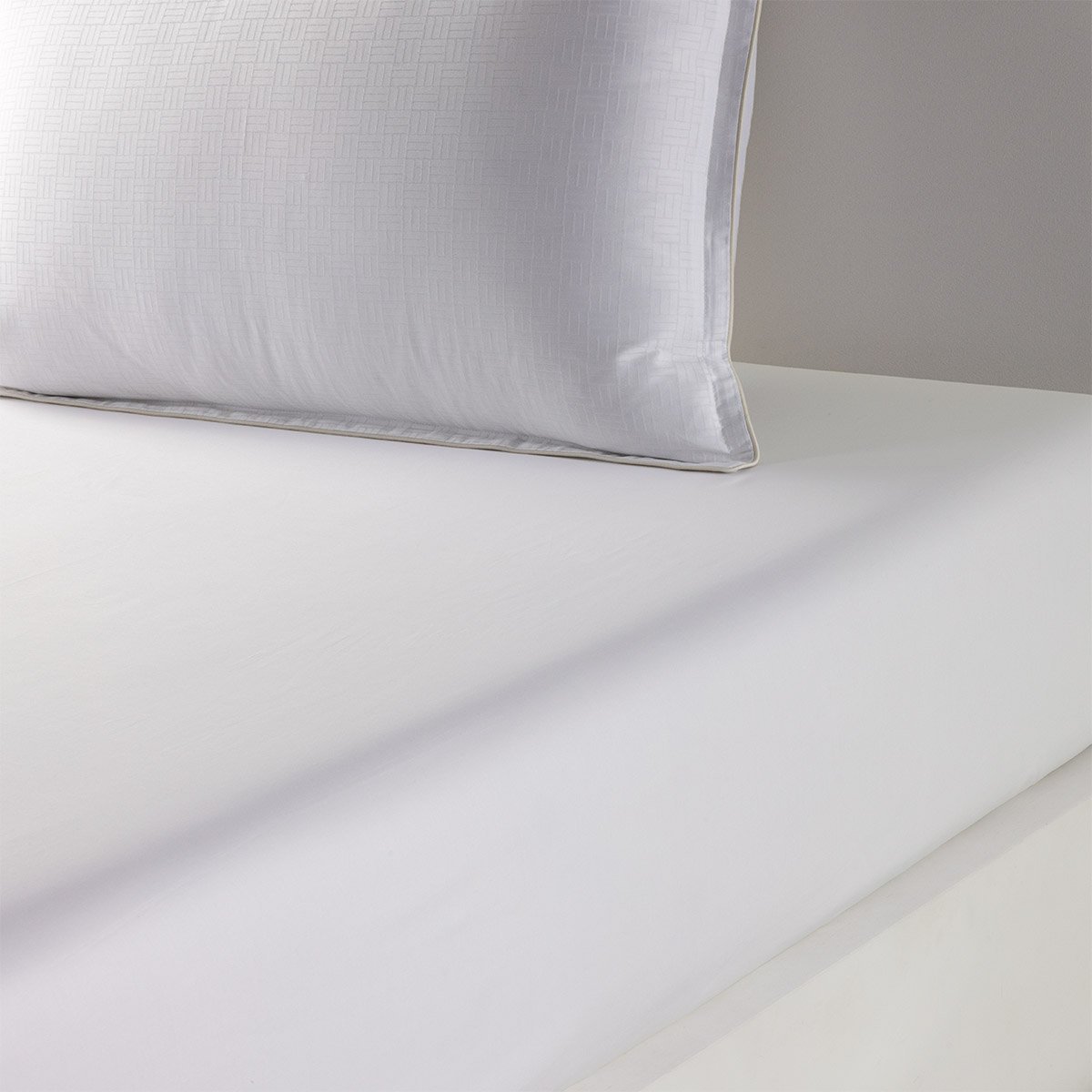 Drap housse en satin de coton, lattice  Milk