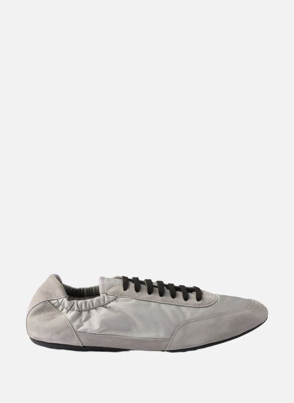 Sneakers élastiques collapse en re-nylon et veau v Gris by PRADA PRADA Sneakers élastiques collapse en re-nylon et veau v Gris