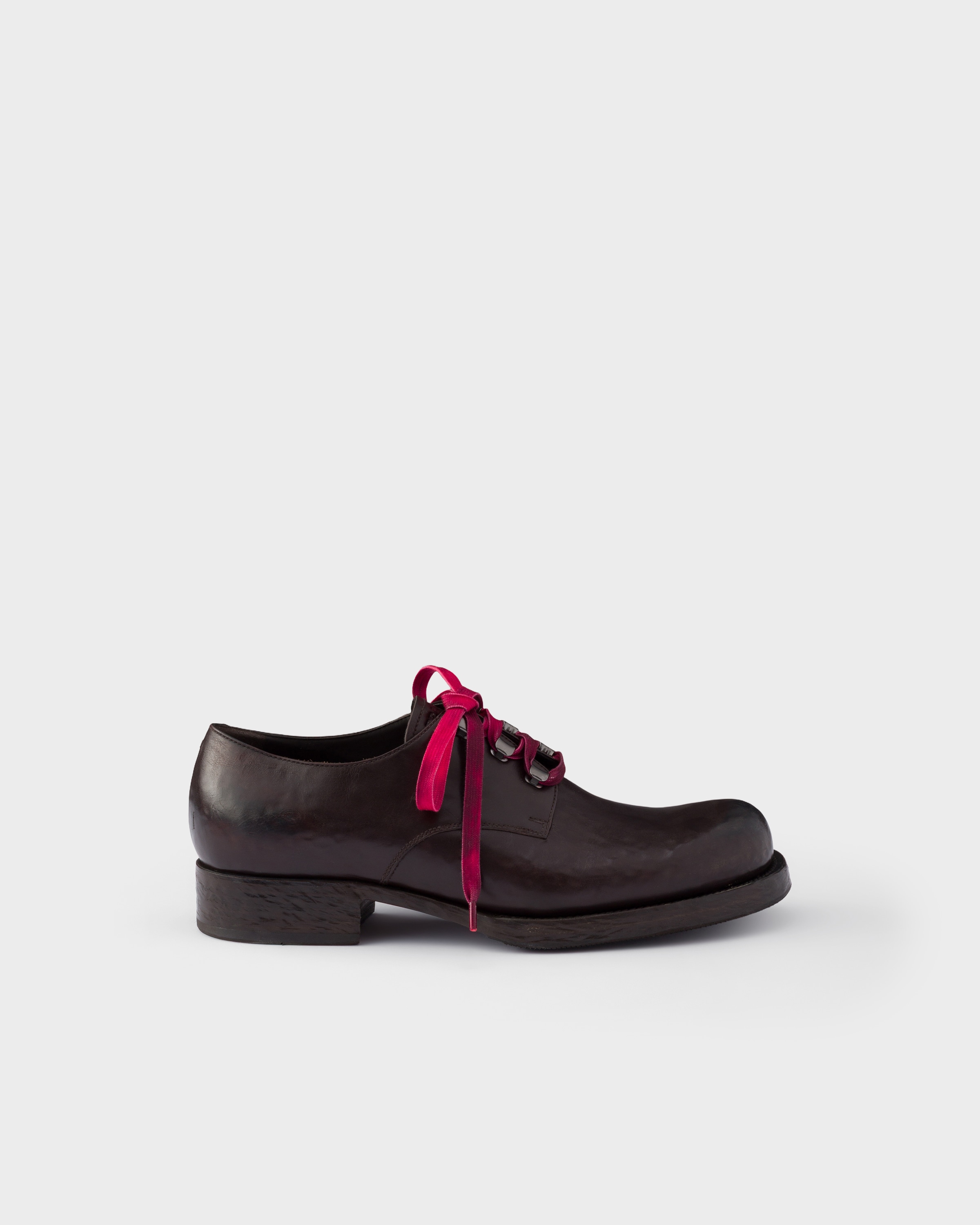 Chaussures à lacets en cuir vieilli PRADA Marron