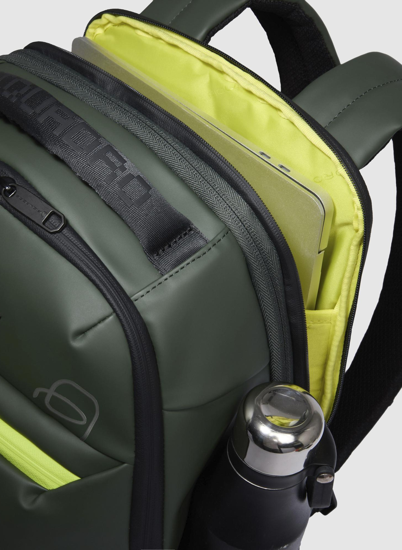 Sac à dos de voyage adaptable à valise sous-siège PIQUADRO Vert