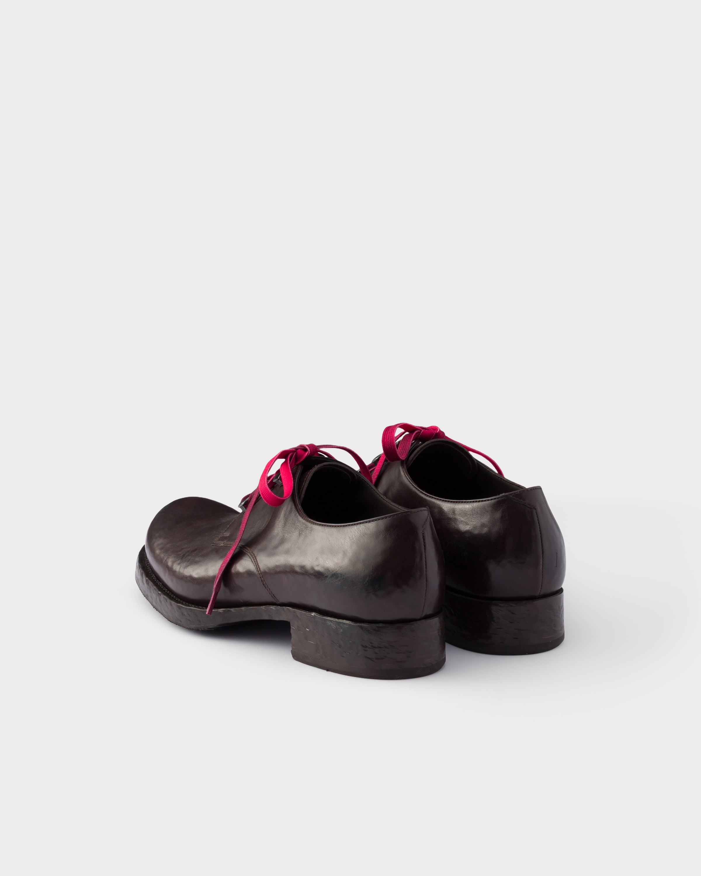 Chaussures à lacets en cuir vieilli PRADA Marron