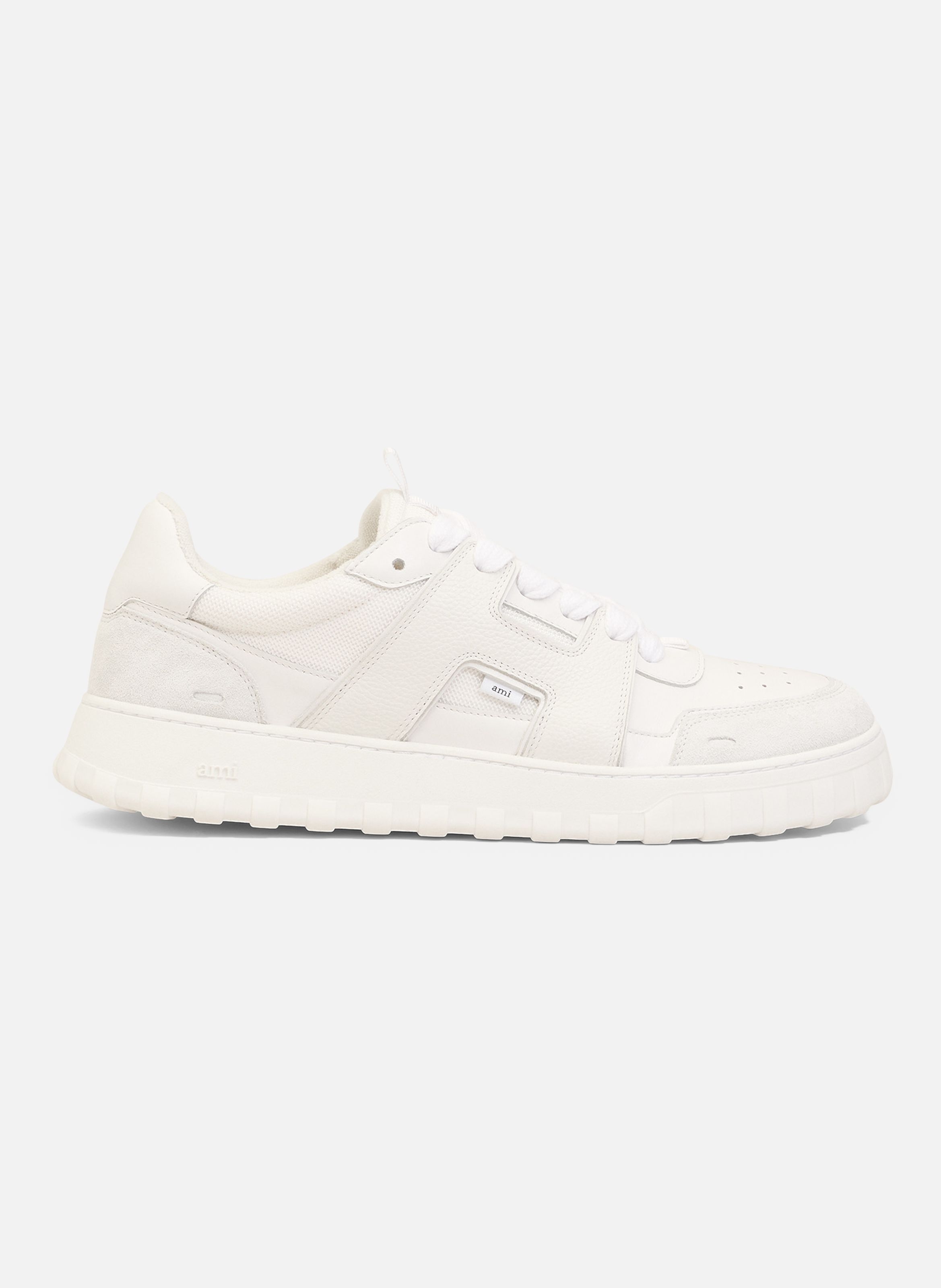 Baskets A Walk Basses En Cuir Lisse unisexes AMI PARIS Blanc