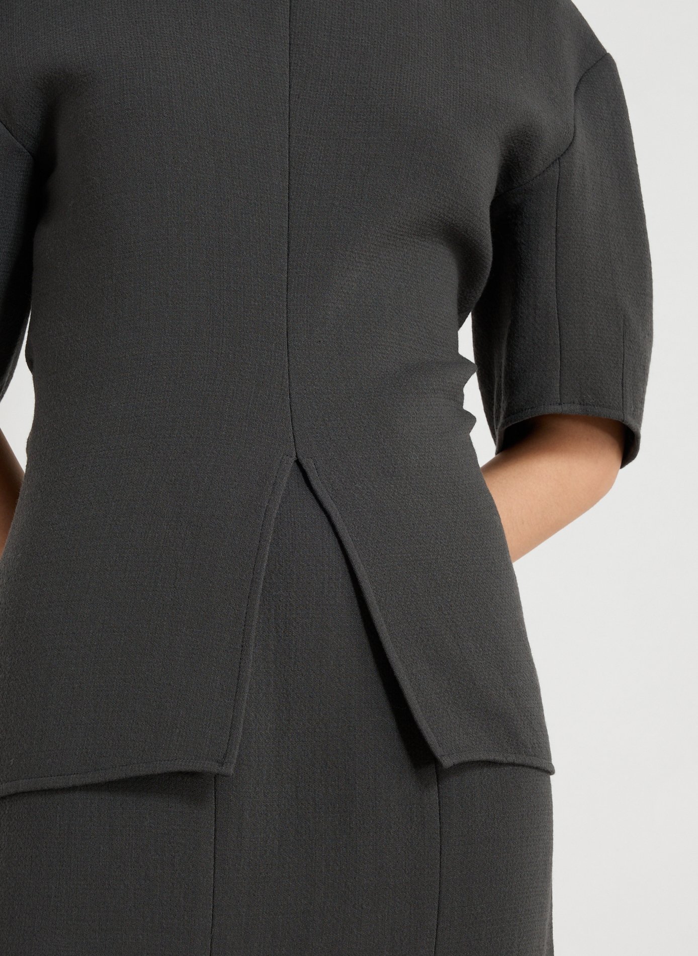 T-shirt cintré à col rond en laine TIBI Gris