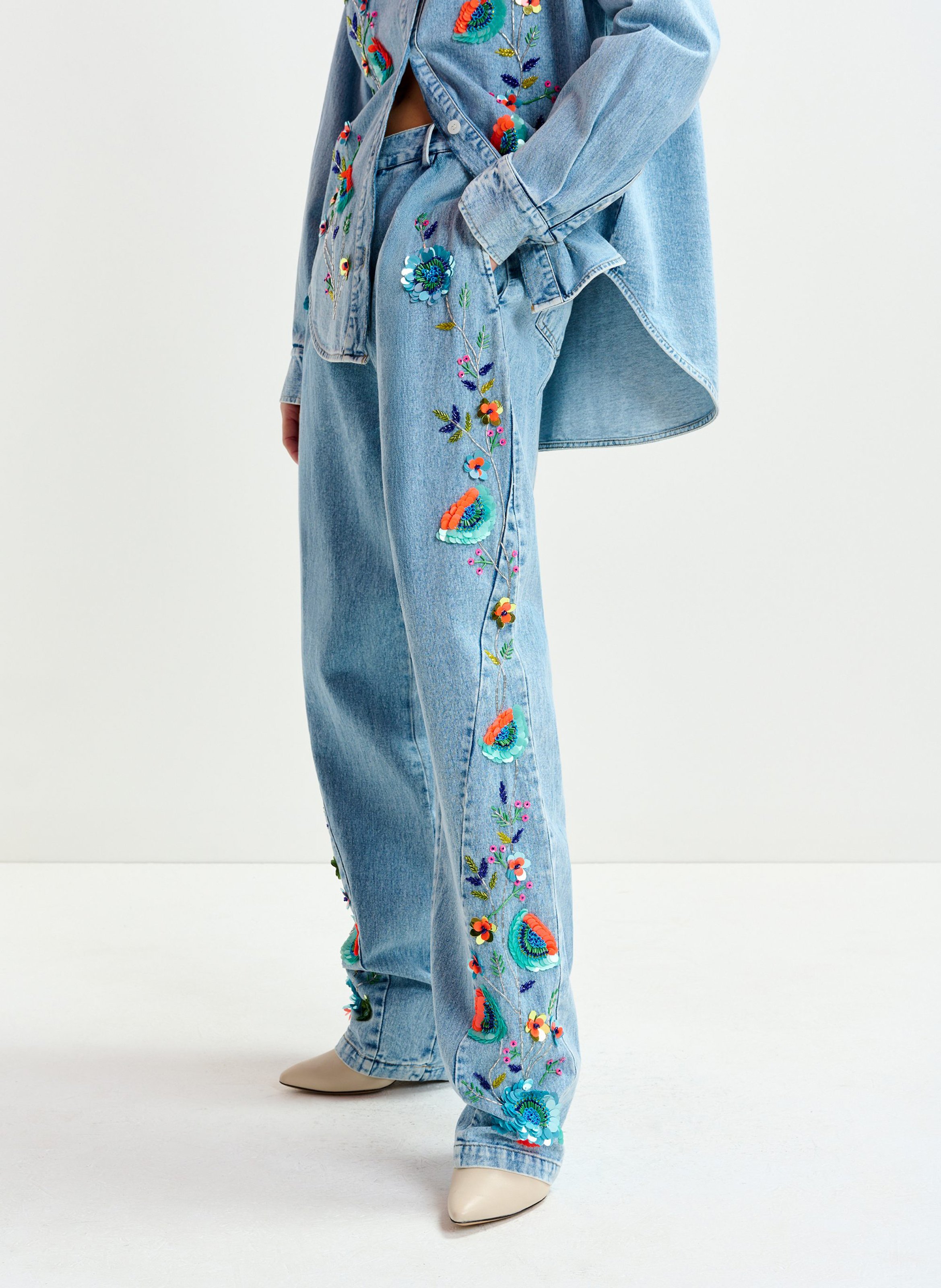 ESSENTIEL ANTWERP Jean barrel brodé taille haute innecticut Bleu
