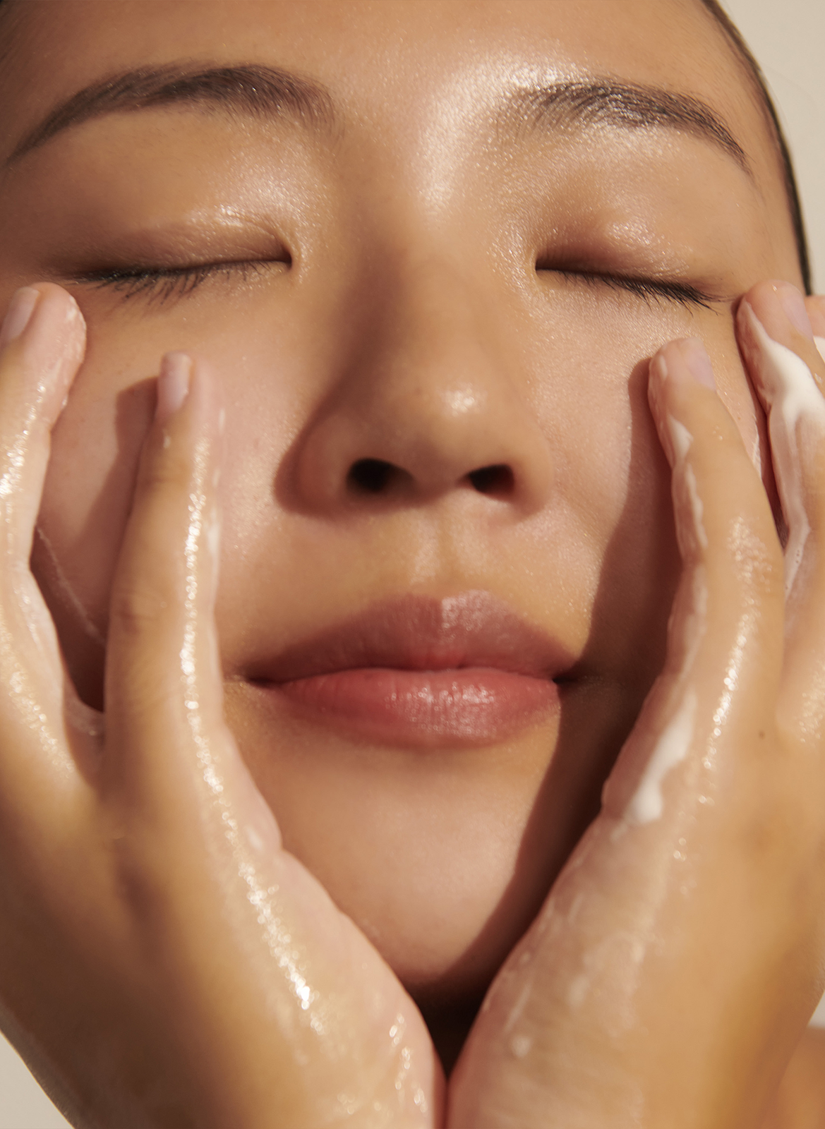 Kb5™ Calming Gel Cleanser KAT BURKI No color