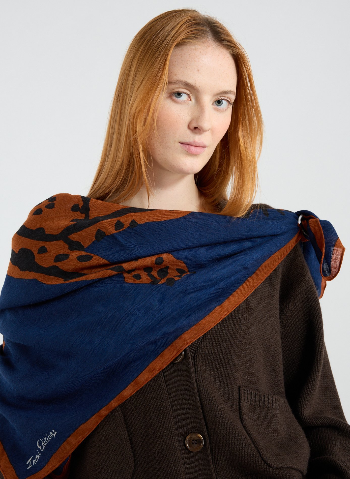 Foulard imprimé en laine INOUITOOSH Multicolore