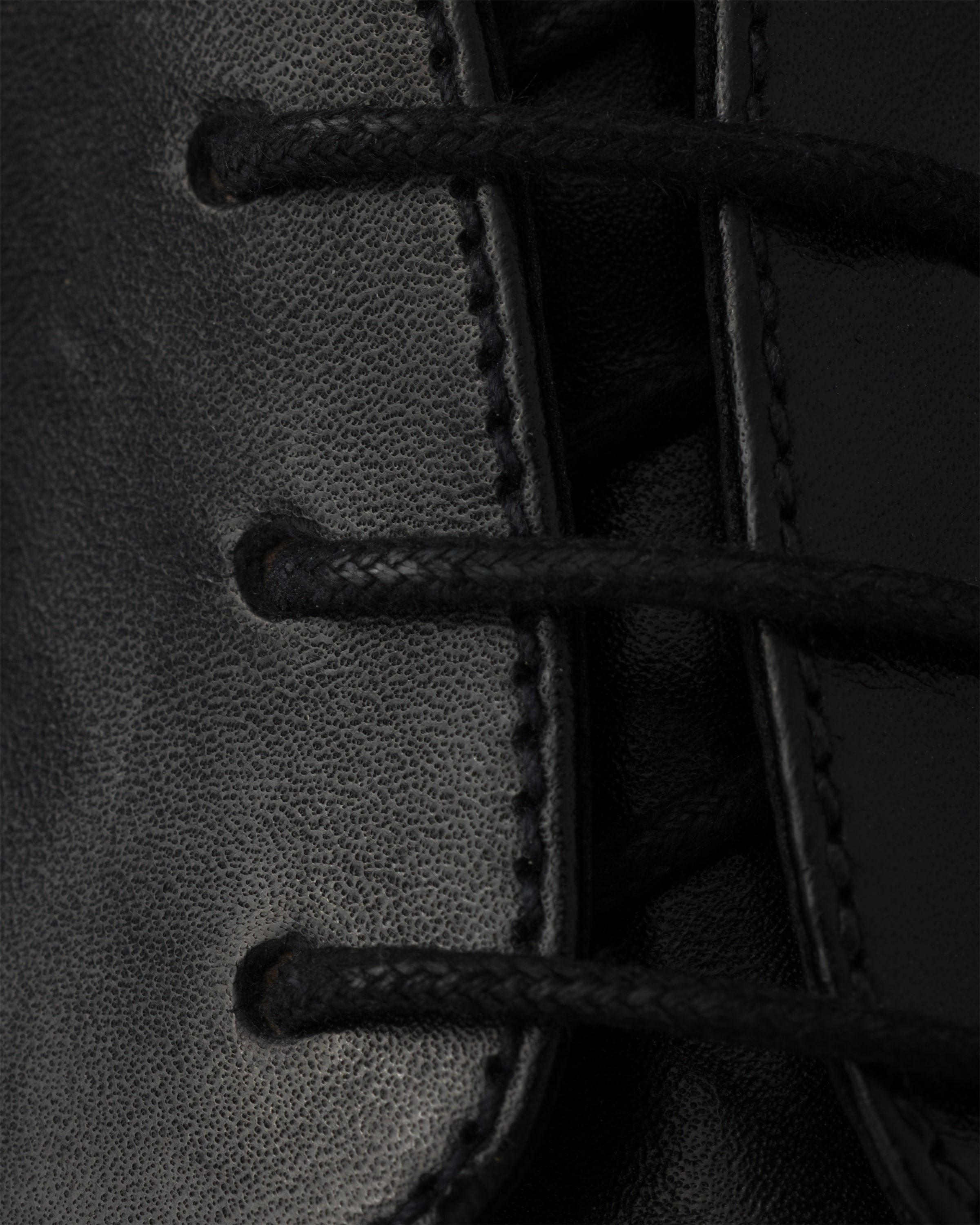 Chaussures à lacets en cuir vieilli PRADA Noir