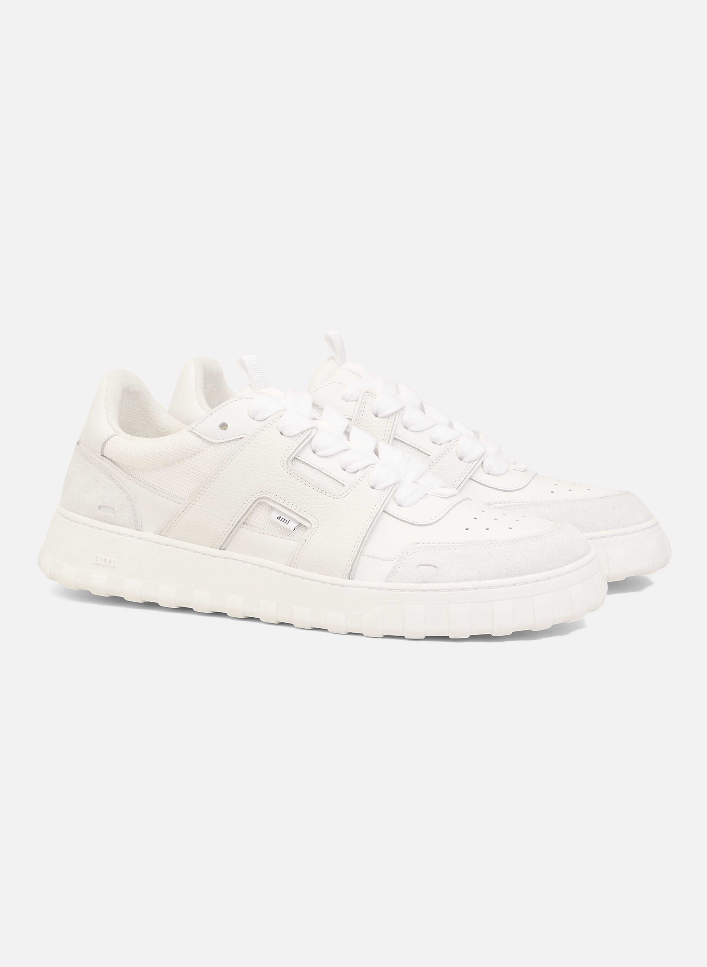 Baskets A Walk Basses En Cuir Lisse unisexes AMI PARIS Blanc