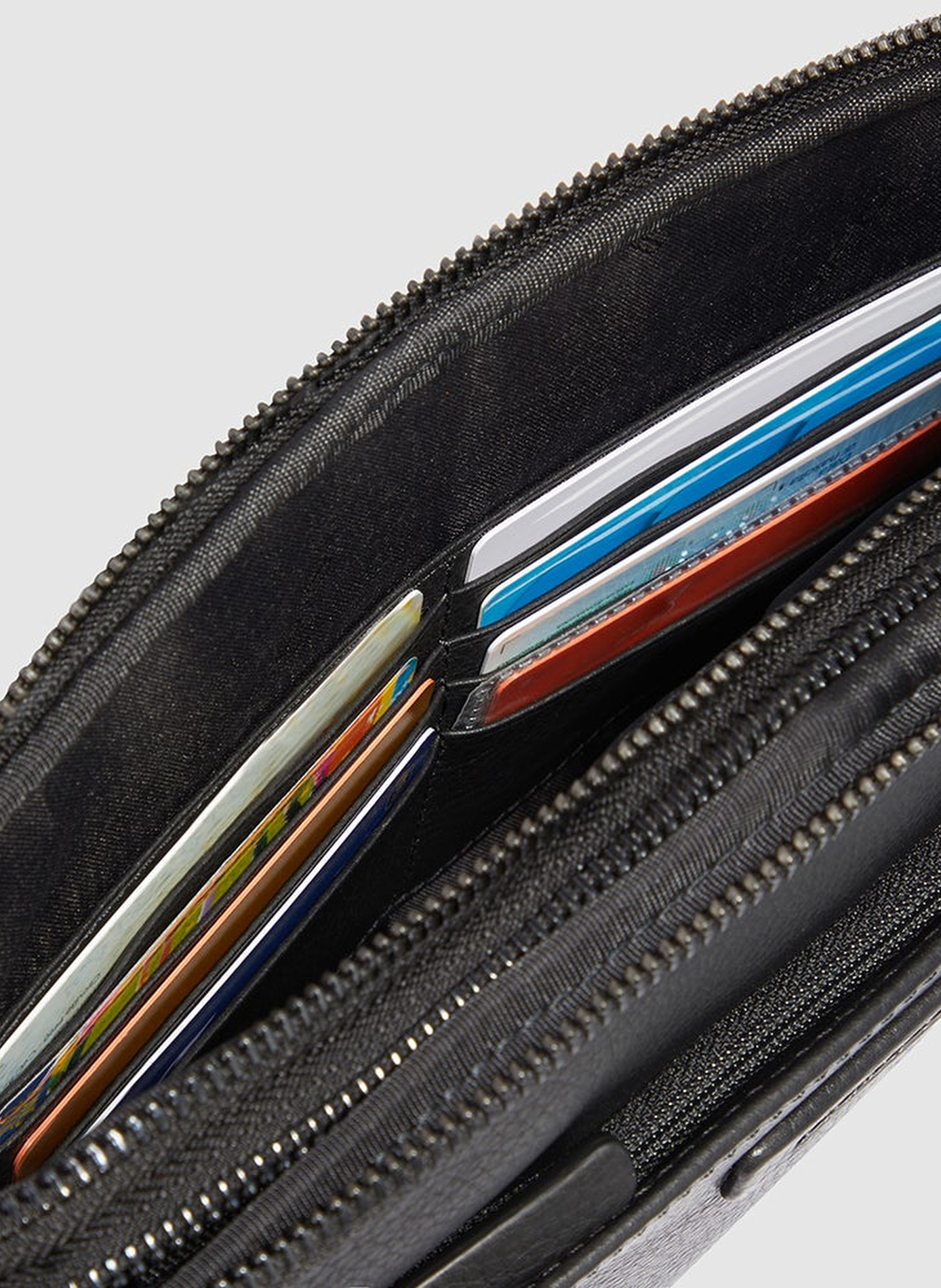 Herentas voor heren met RFID-bescherming PIQUADRO Zwart
