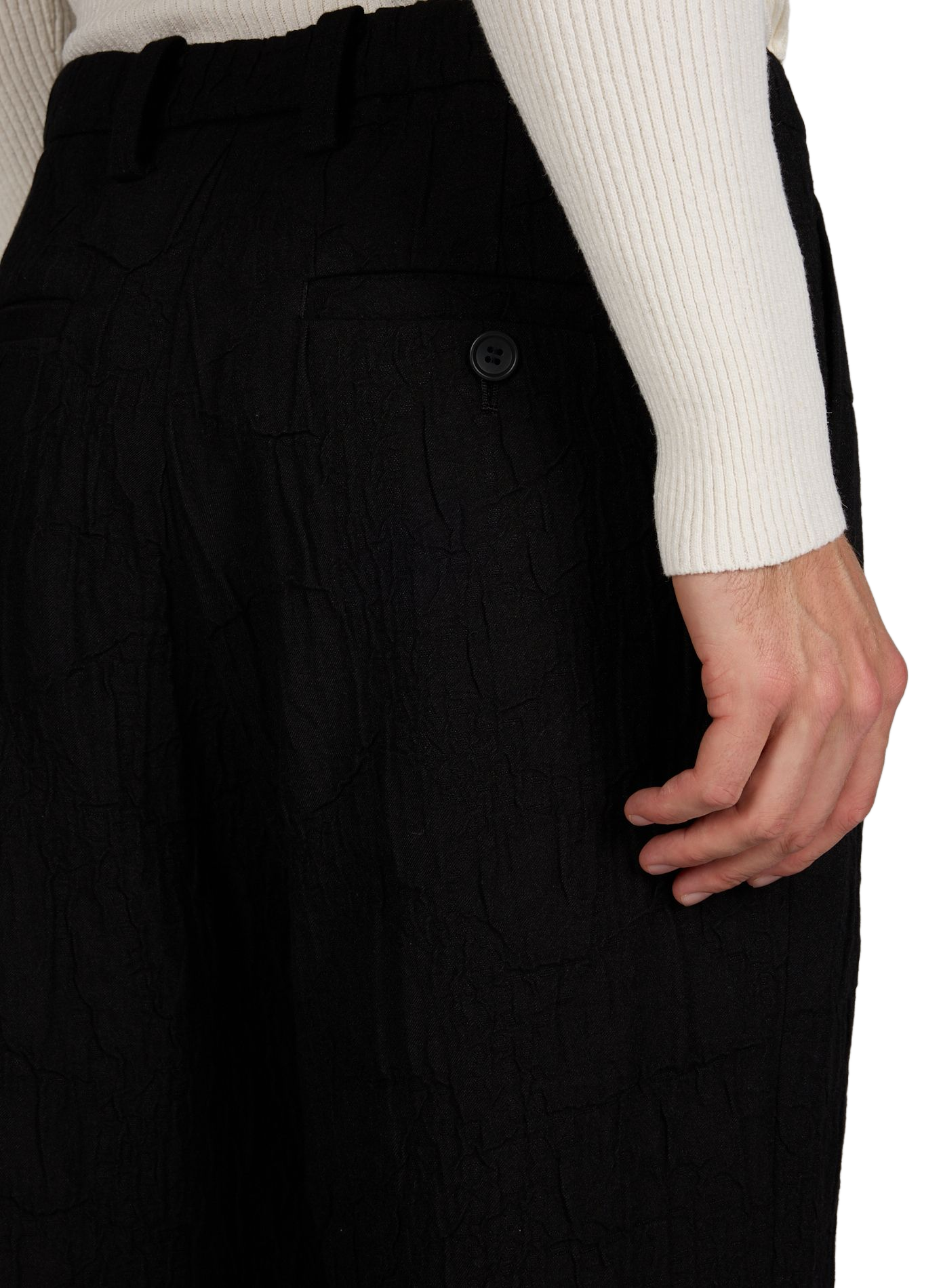 Pantalon texturé froissé en coton mélangé  ISSEY MIYAKE Noir
